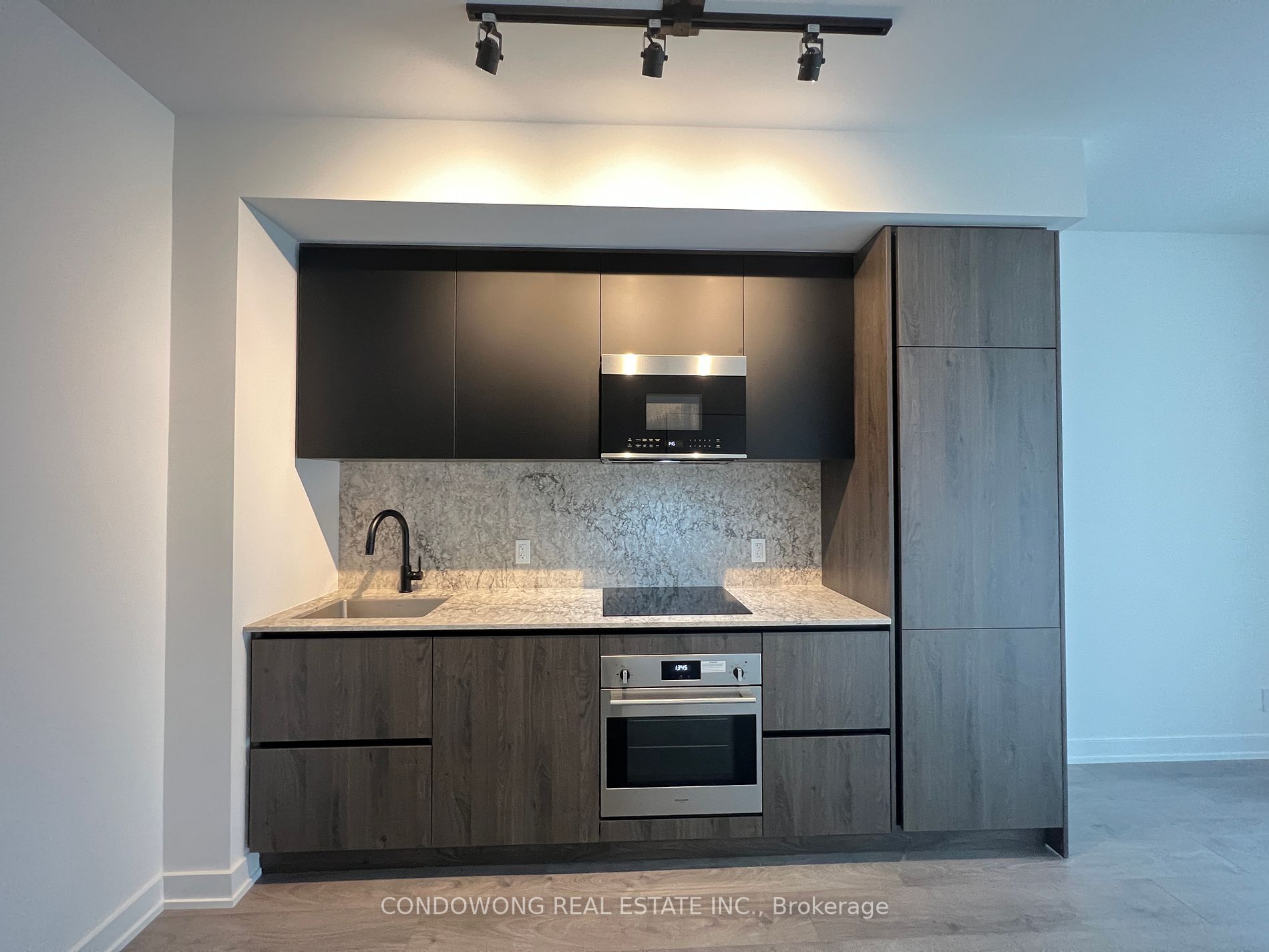 108 Peter St, #625