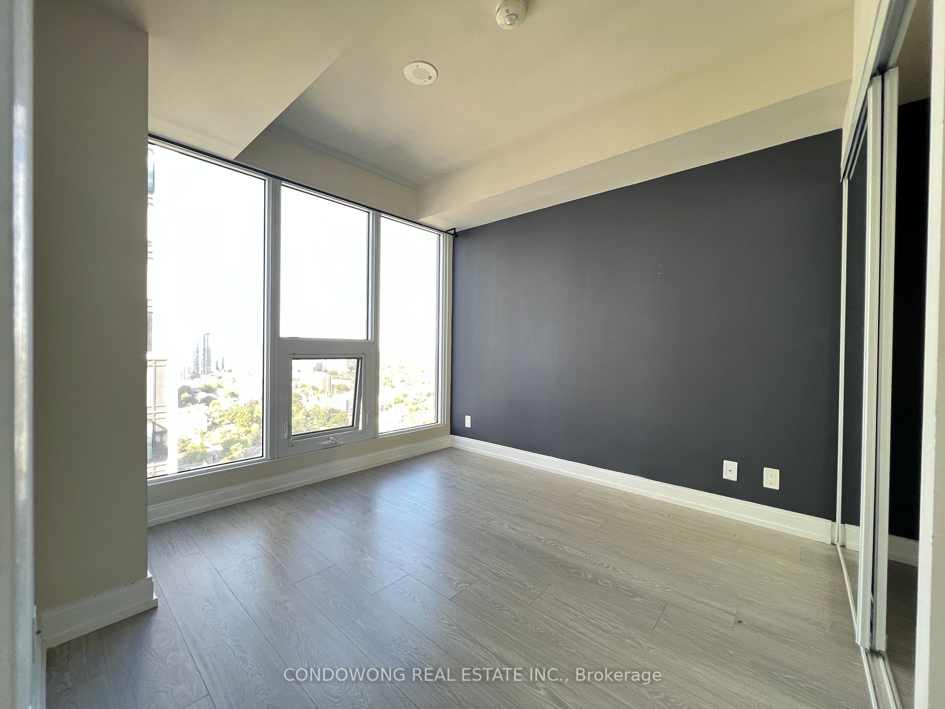181 Dundas Street E, #4101