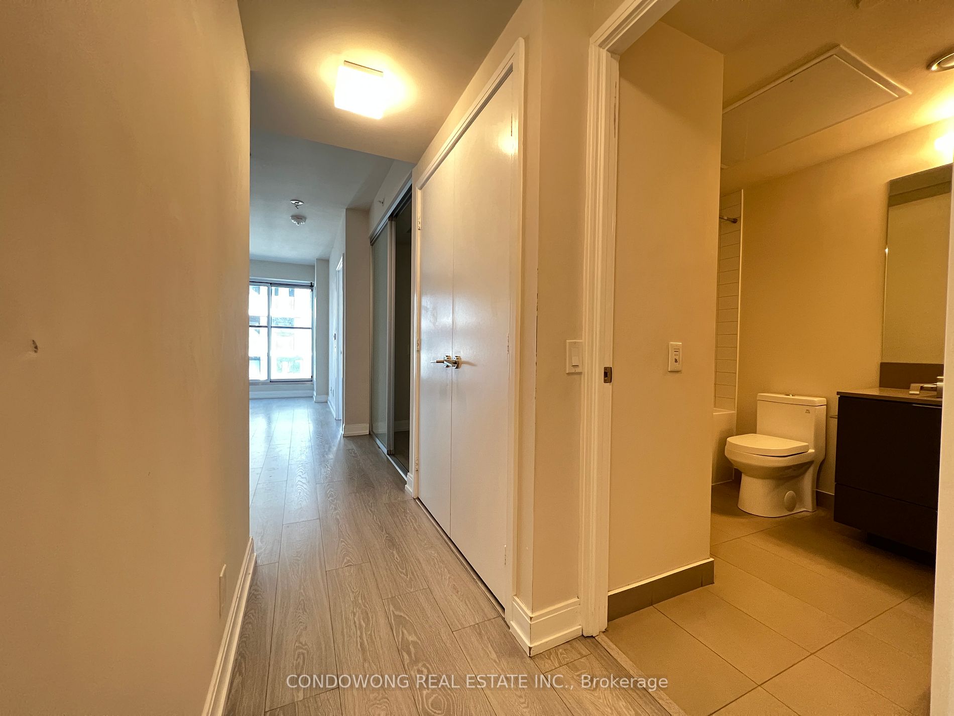 181 Dundas Street E, #4101