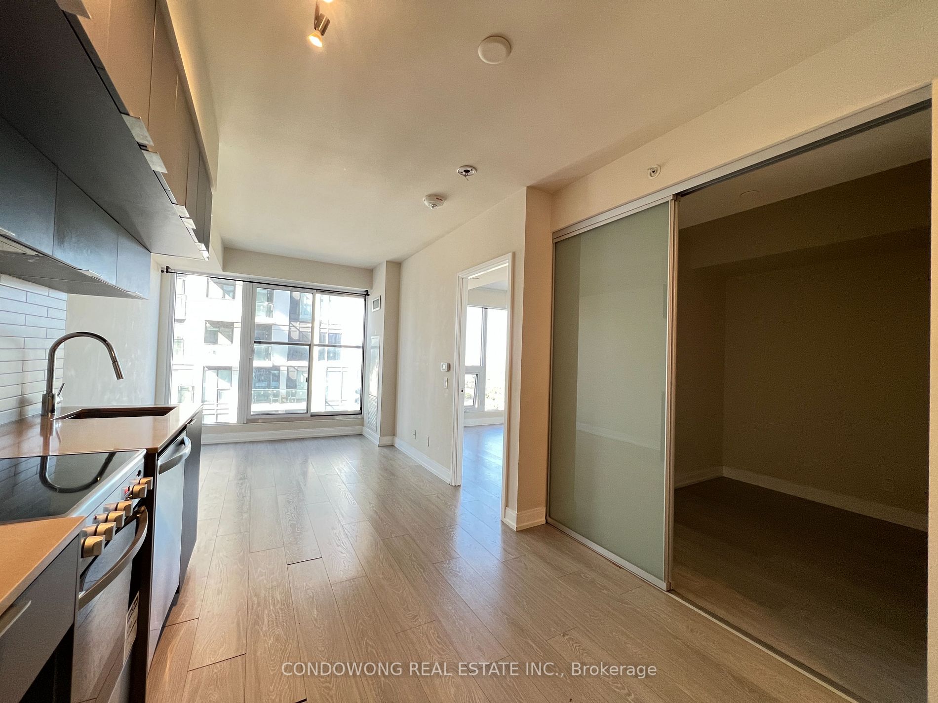 181 Dundas Street E, #4101