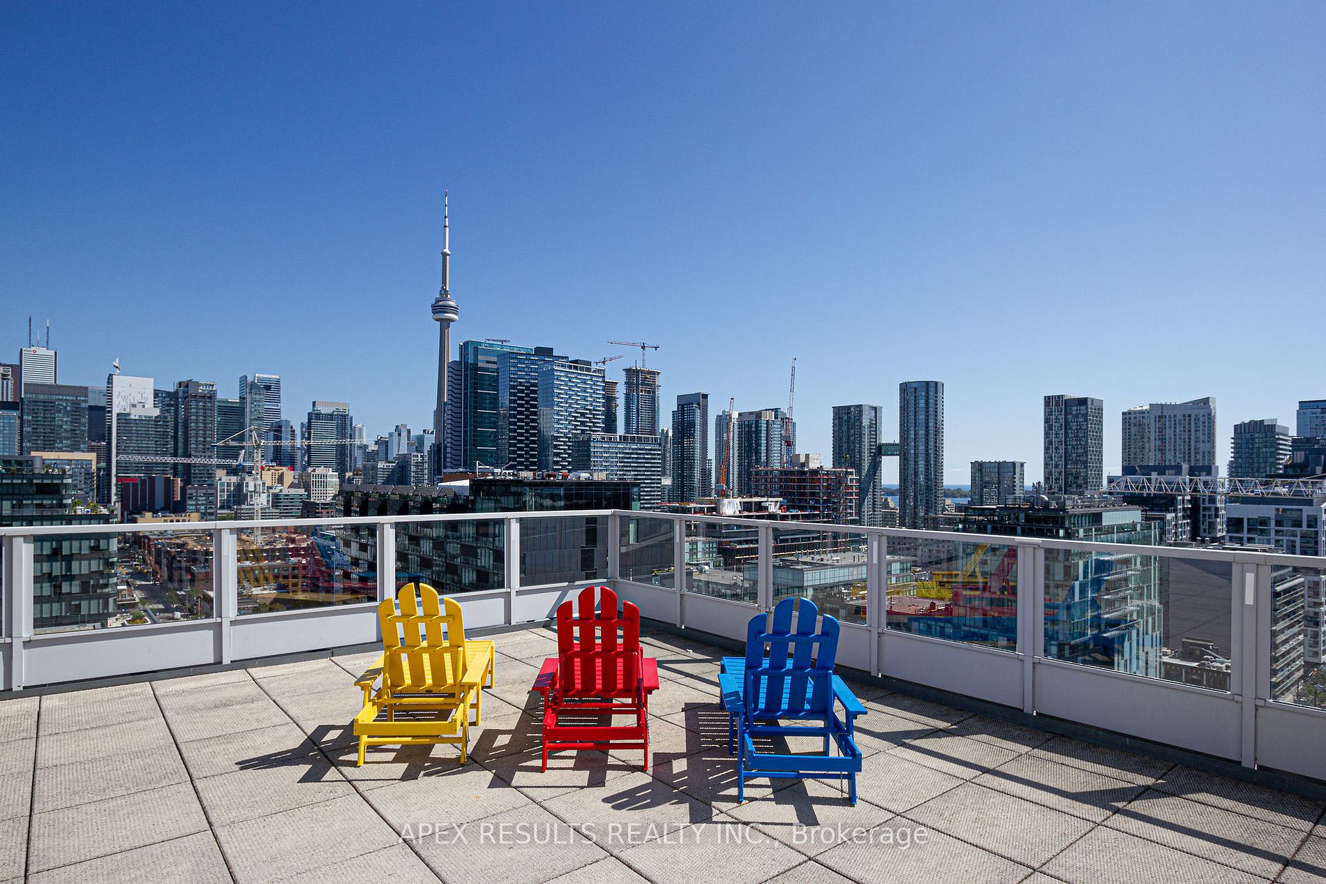 700 King Street W, #517