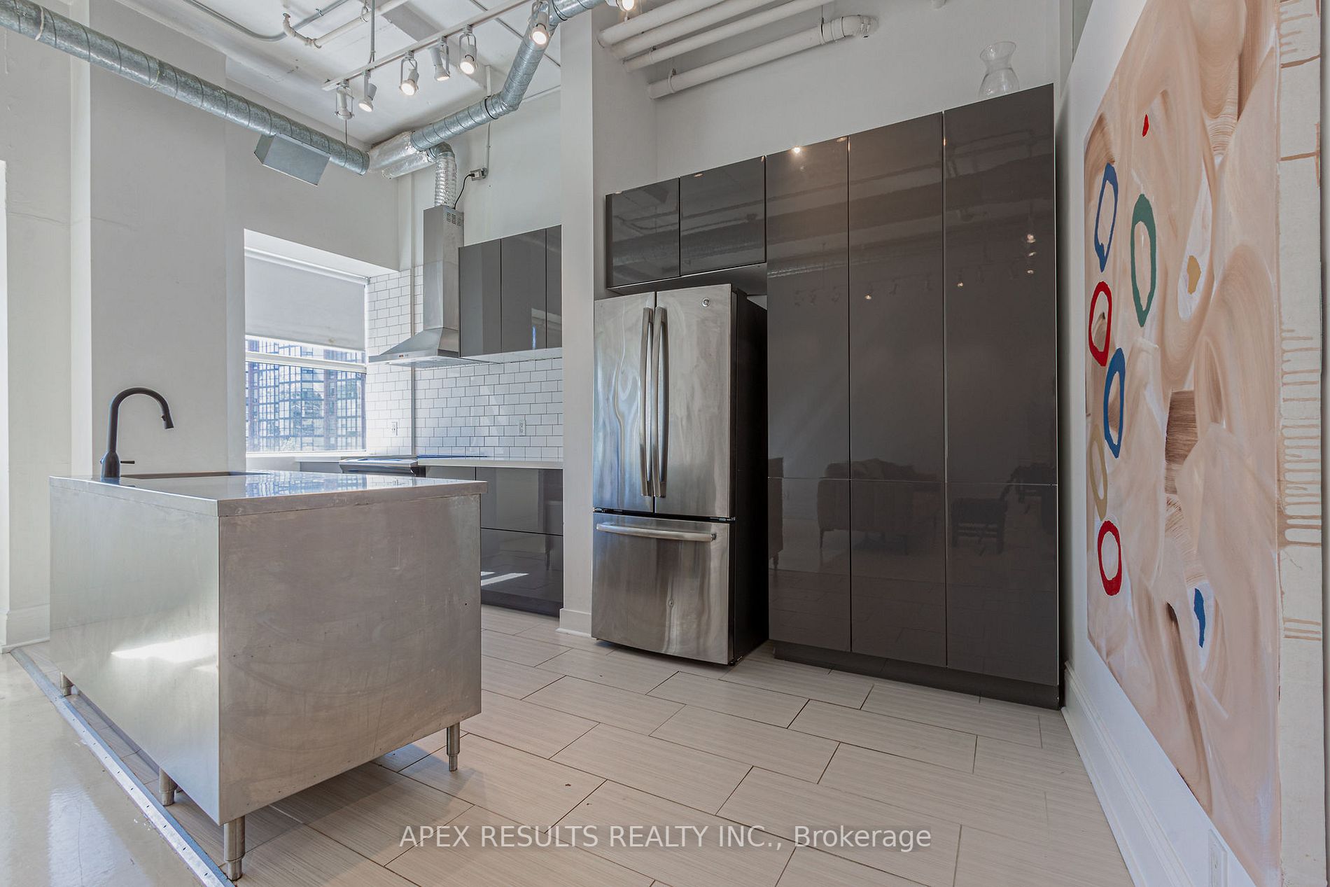 700 King Street W, #517