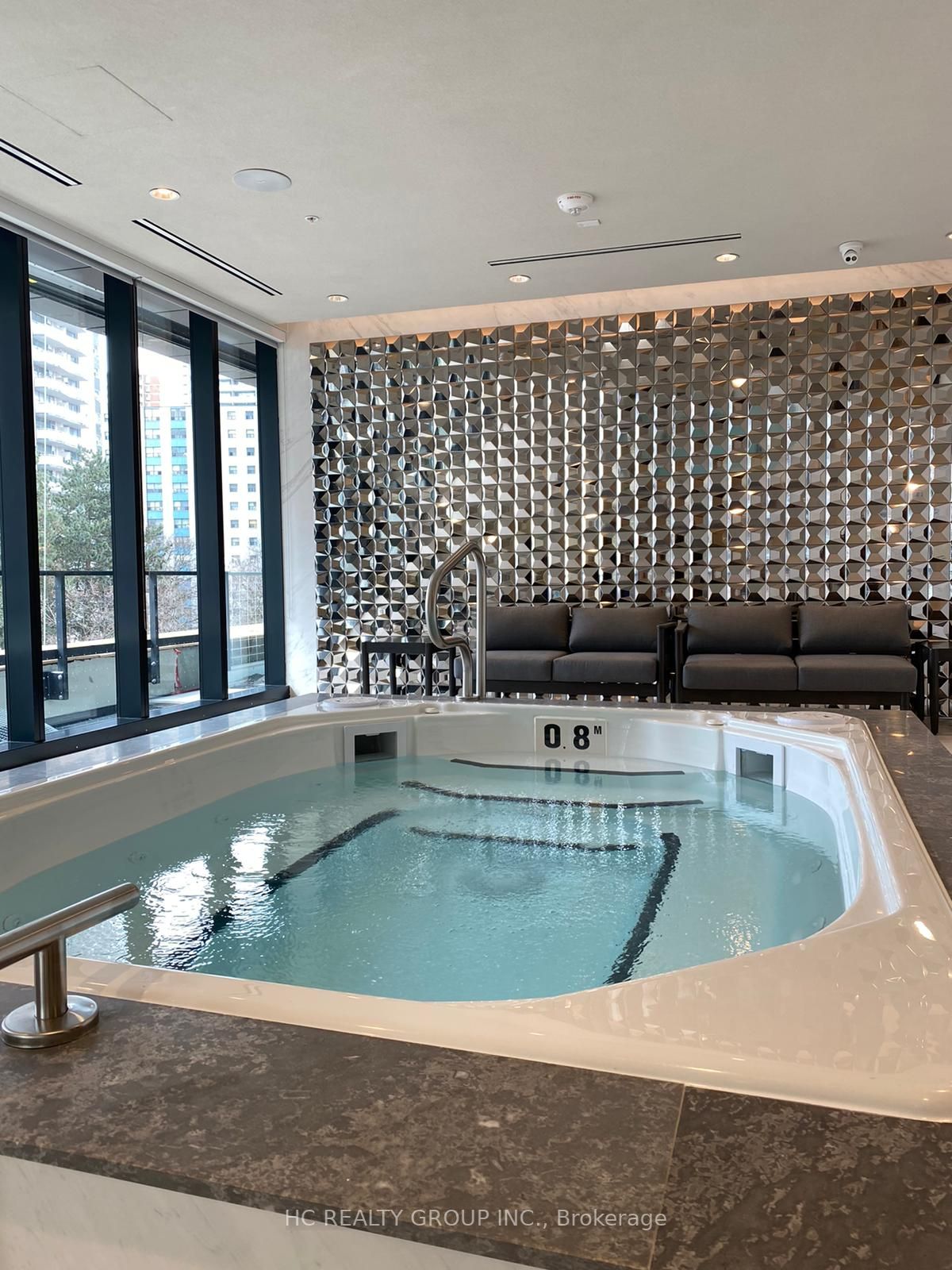 585 Bloor St E, #320