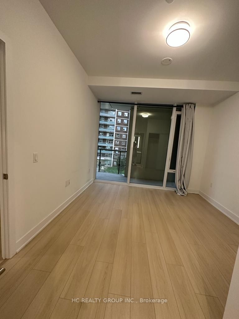 585 Bloor St E, #320