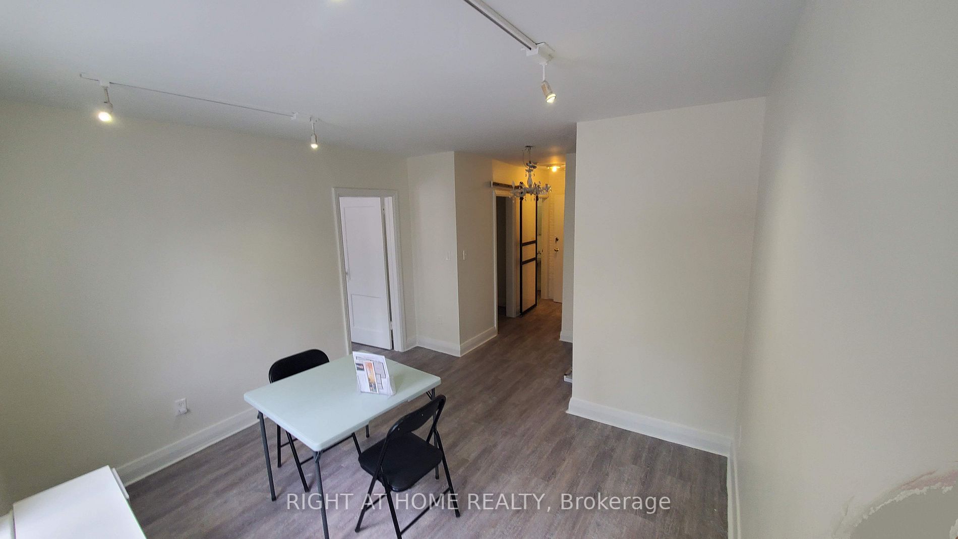 2354 Yonge St, #1