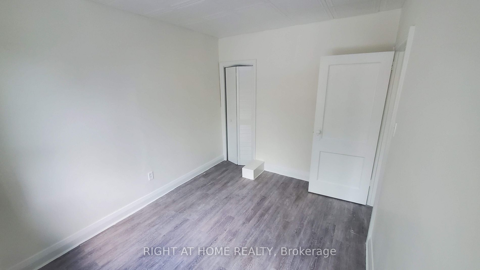 2354 Yonge St, #1