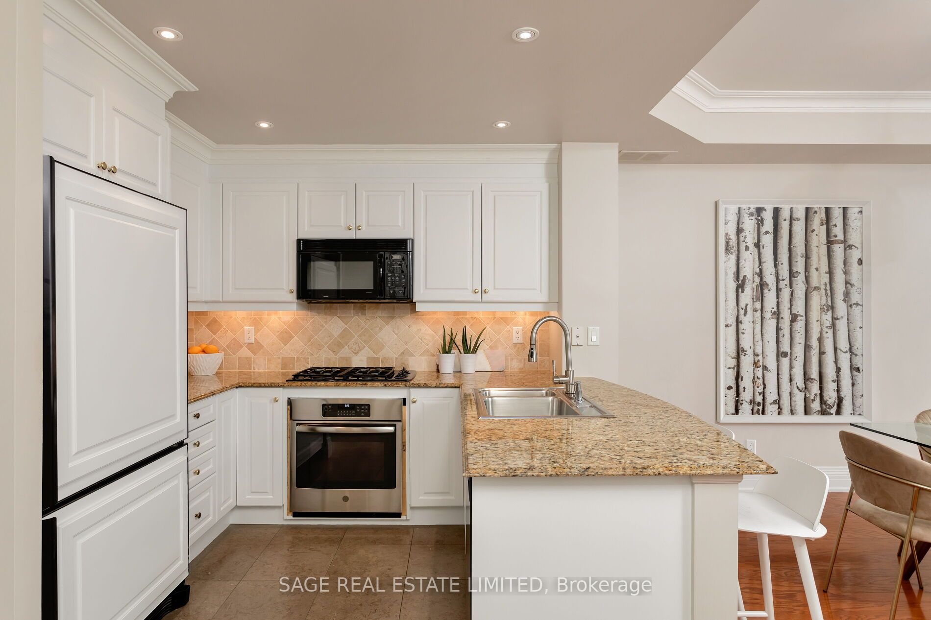 33 Delisle Ave, #709