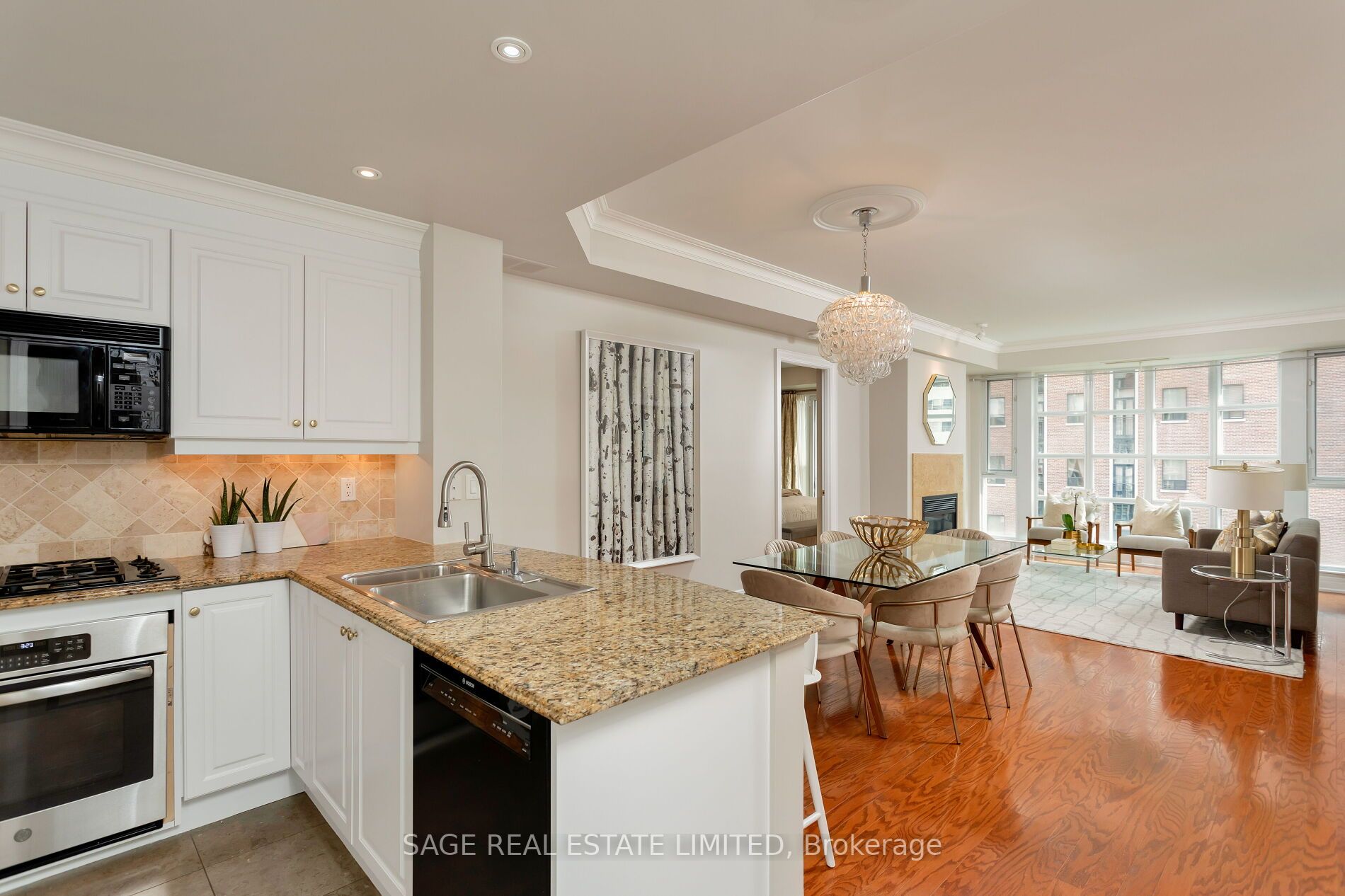 33 Delisle Ave, #709