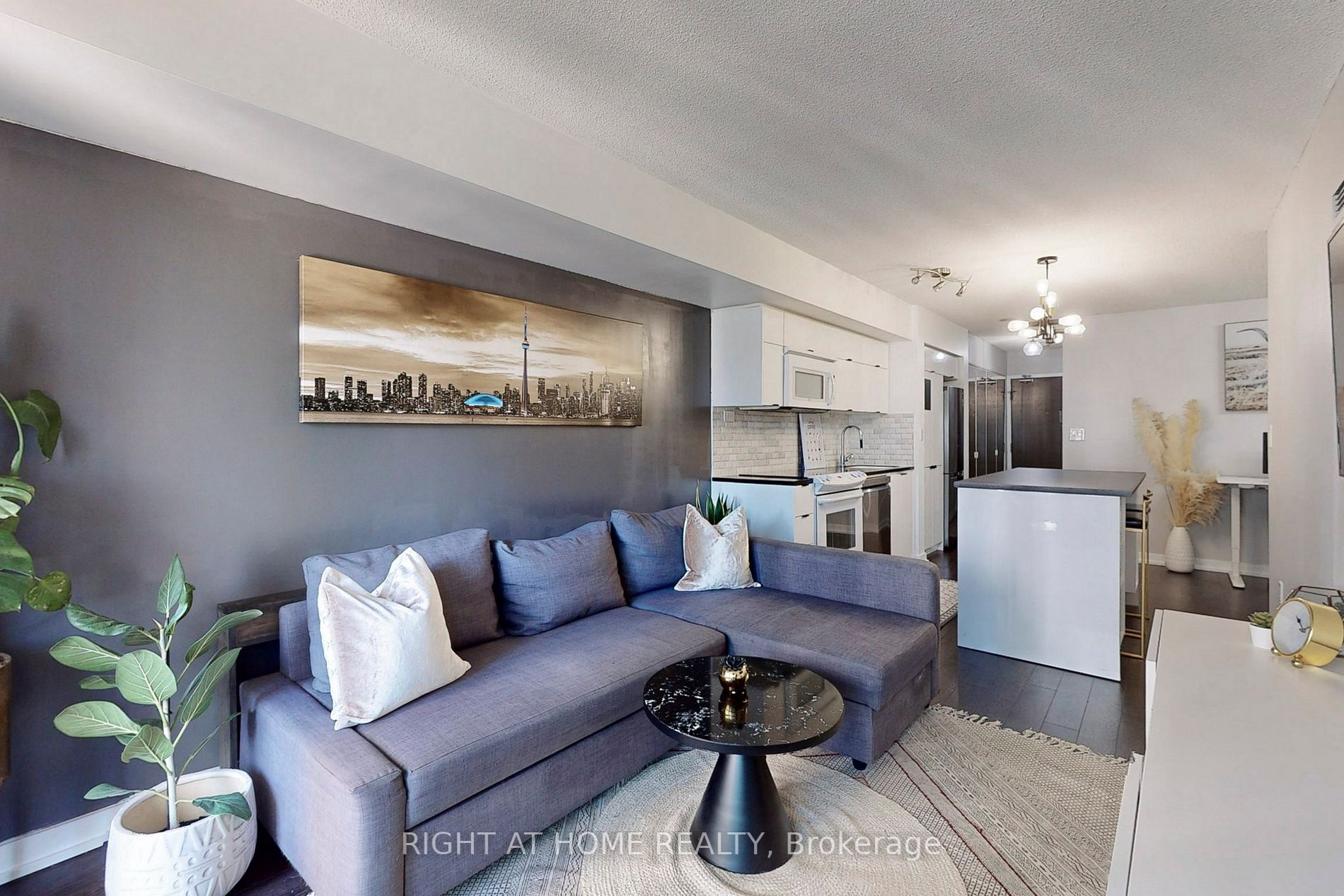 151 Dan Leckie Way, #605