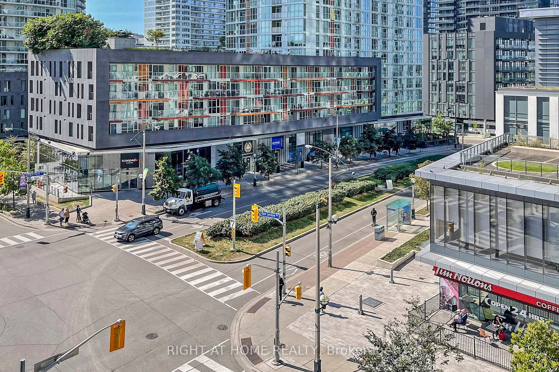 151 Dan Leckie Way, #605