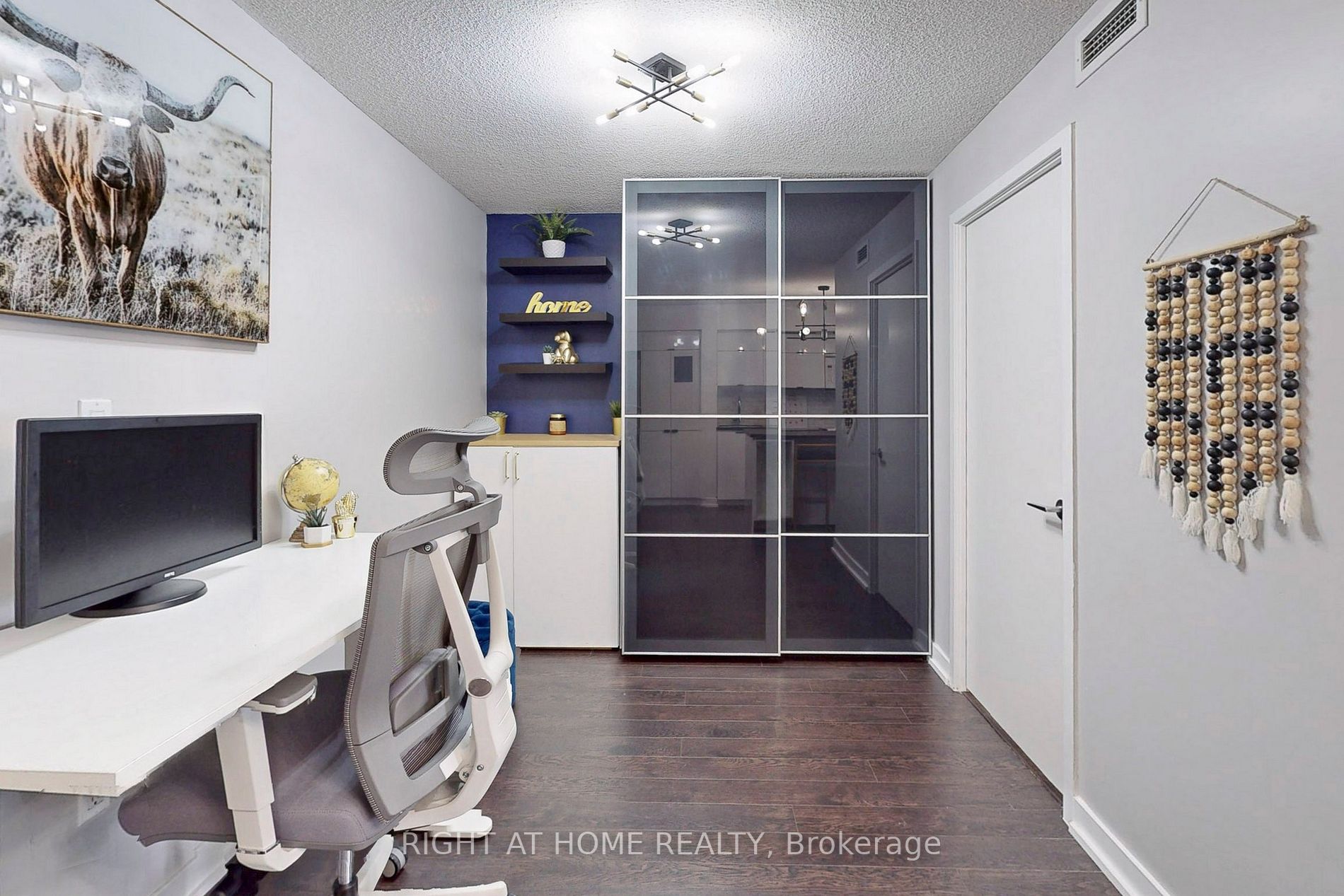 151 Dan Leckie Way, #605