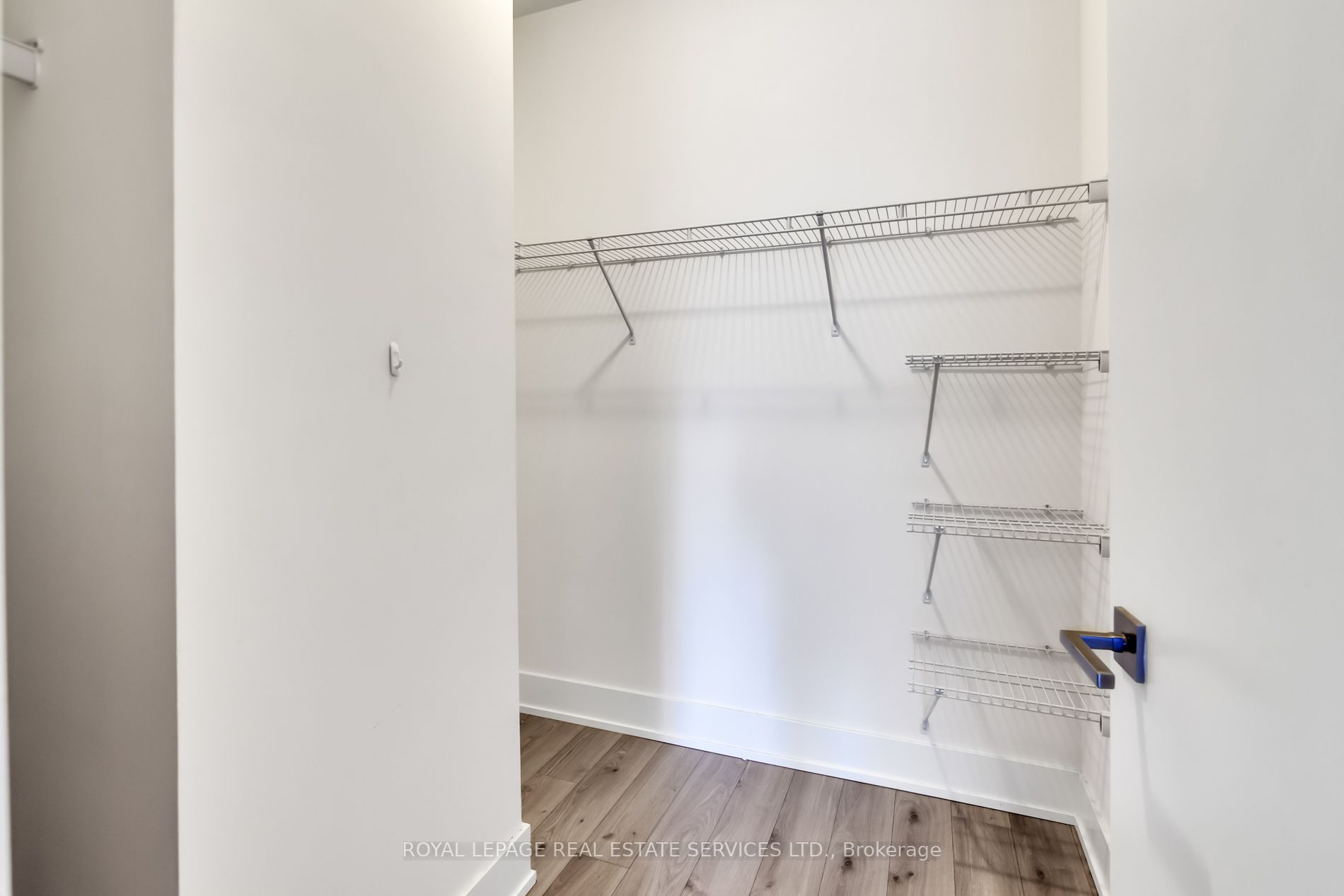 111 St Clair Avenue W, #326