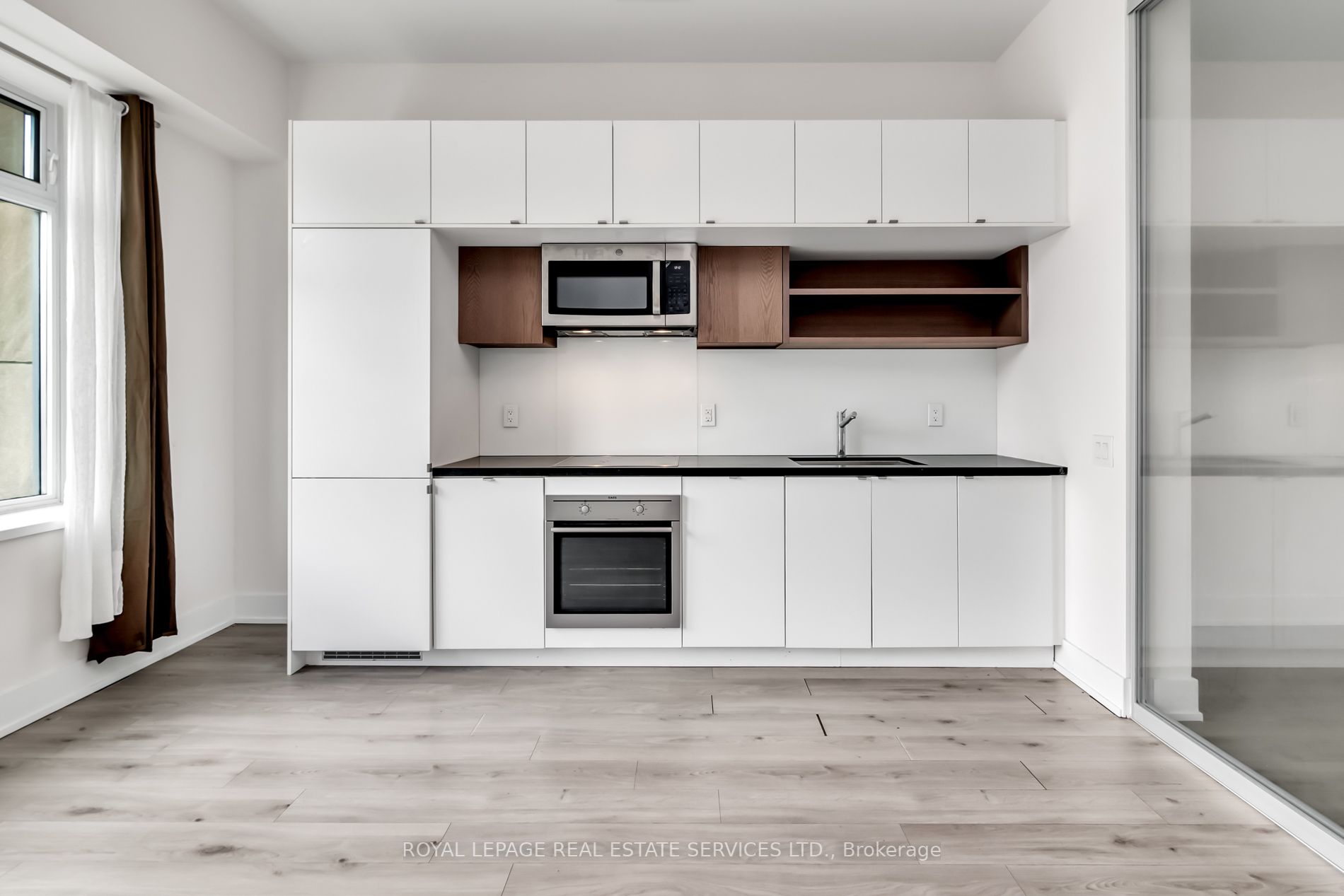 111 St Clair Avenue W, #326