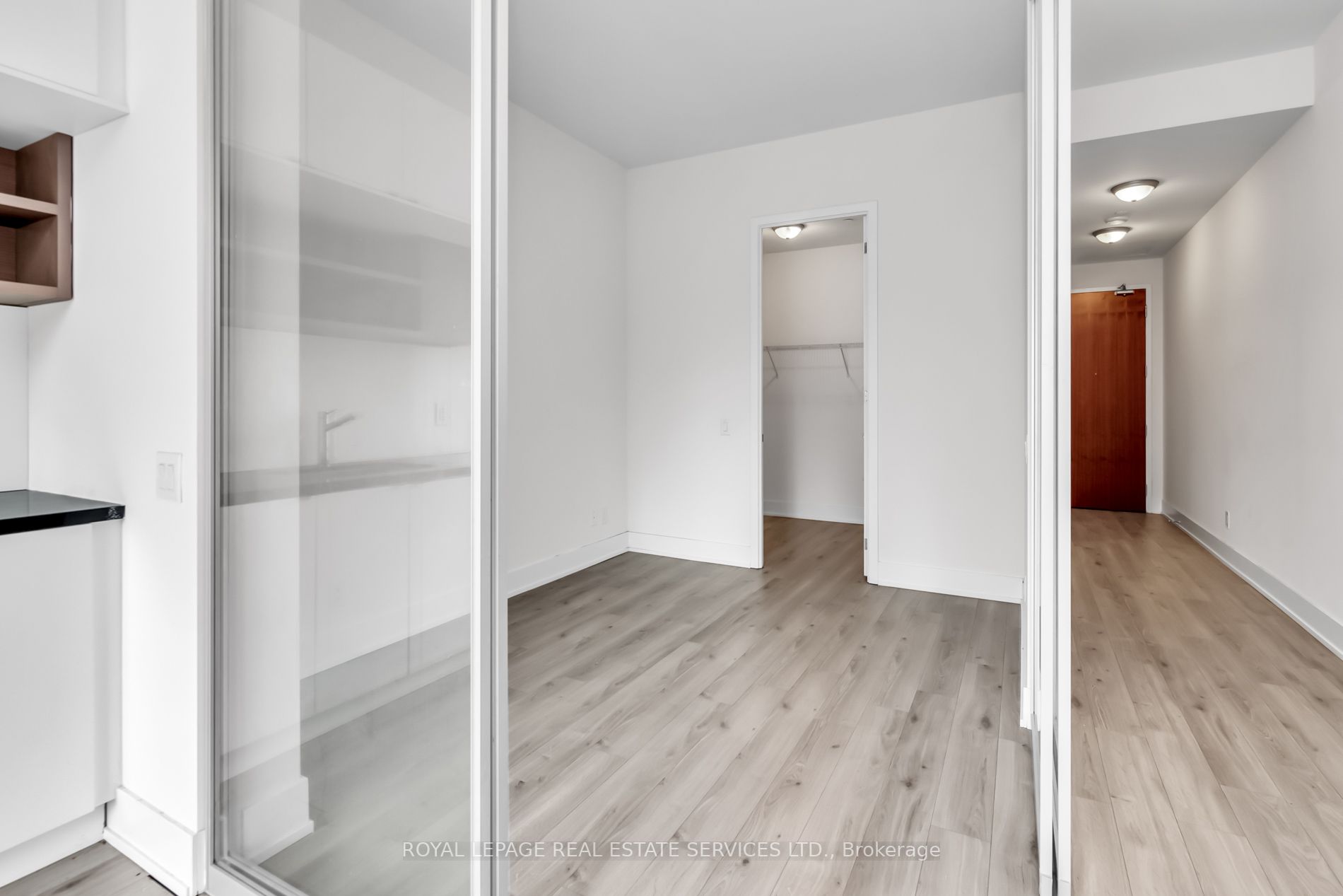 111 St Clair Avenue W, #326