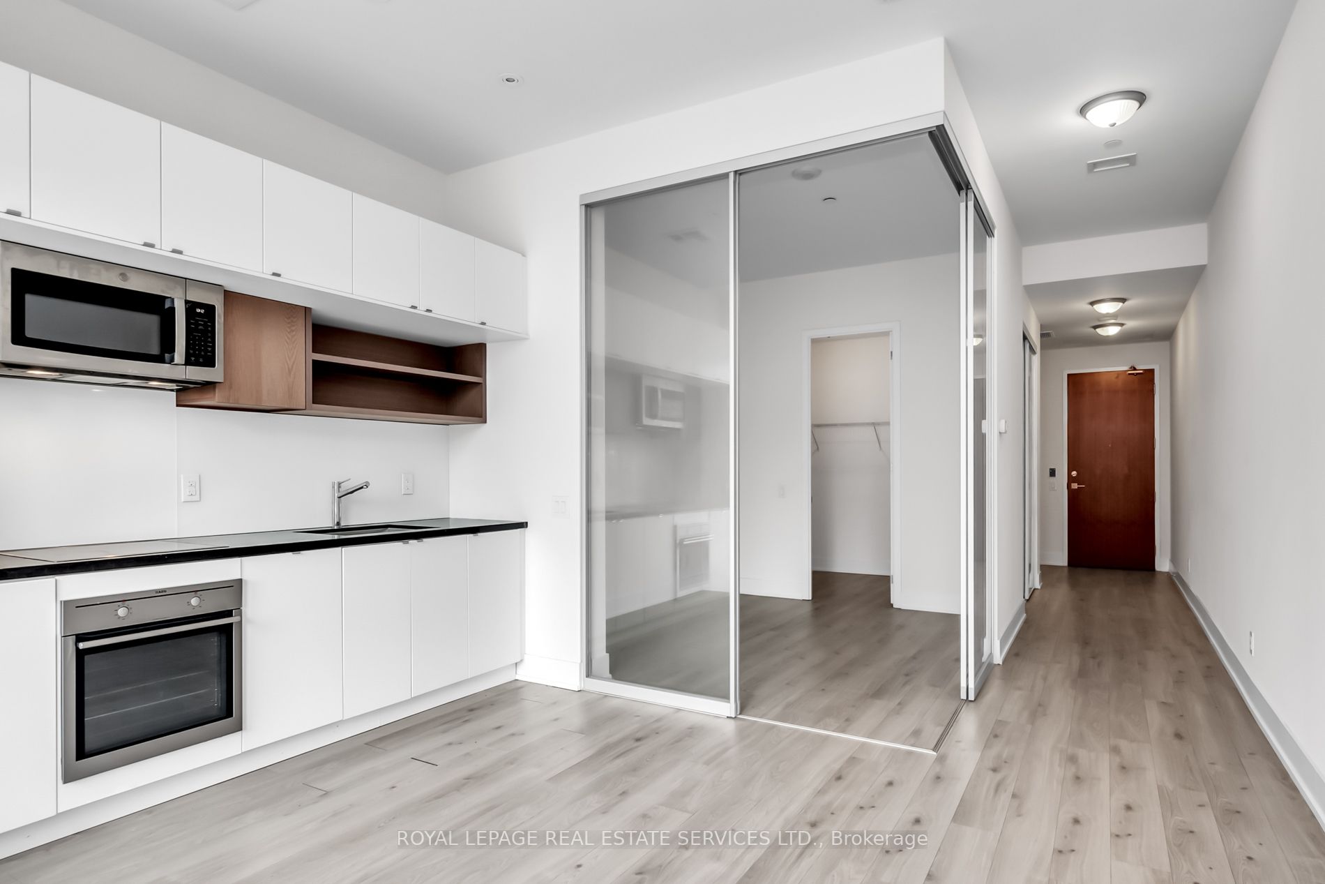 111 St Clair Avenue W, #326