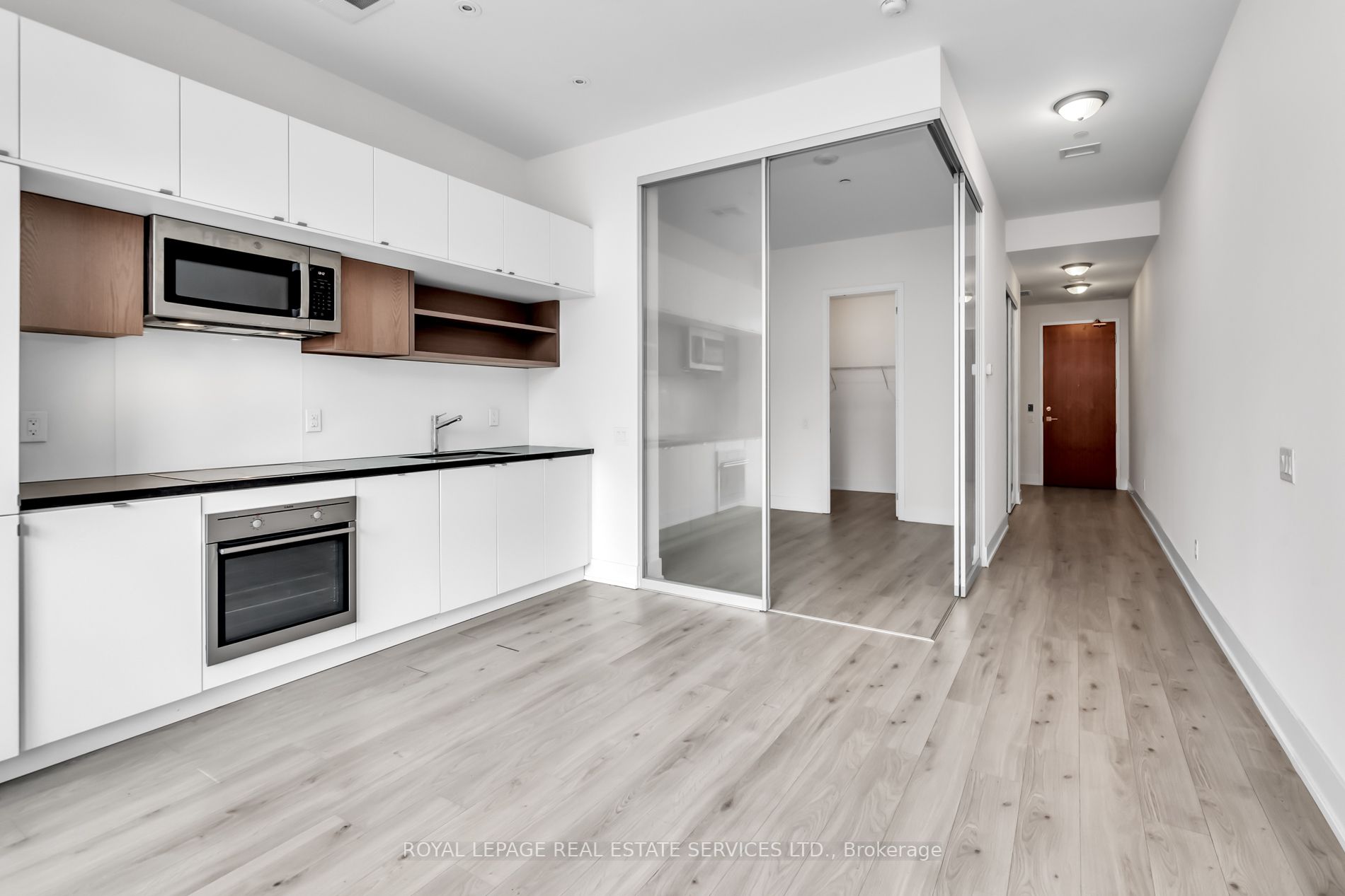 111 St Clair Avenue W, #326