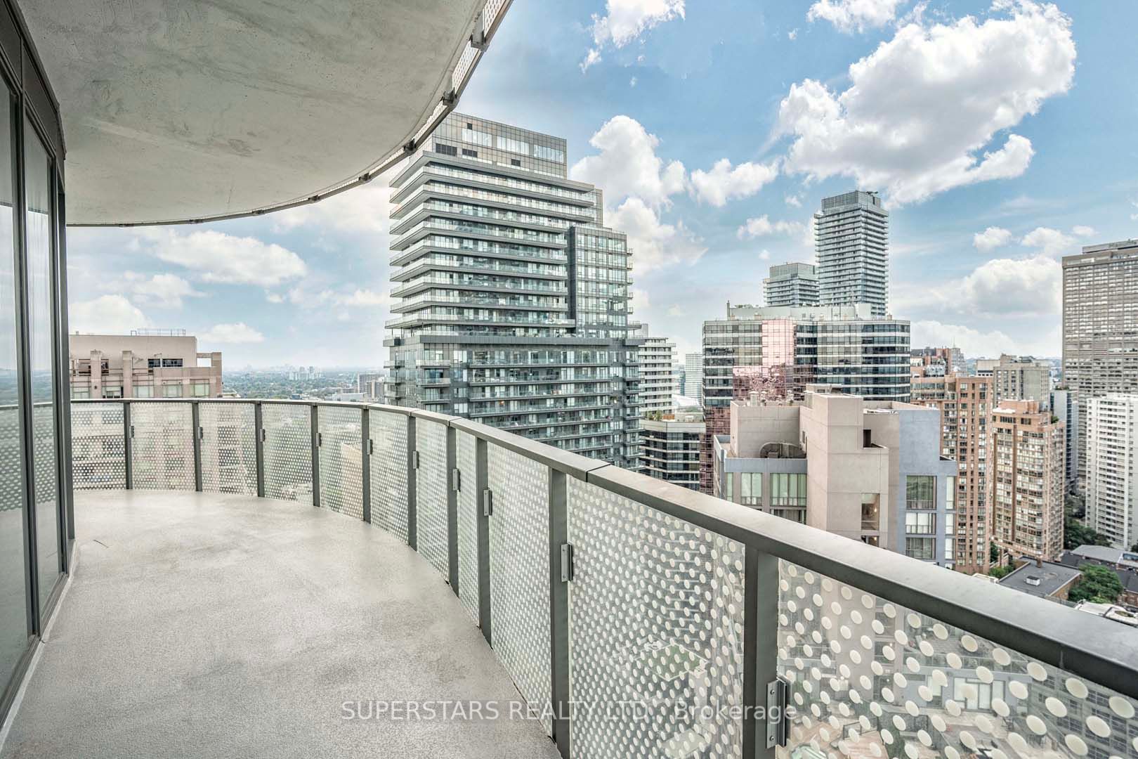 11 Wellesley St W, #2908