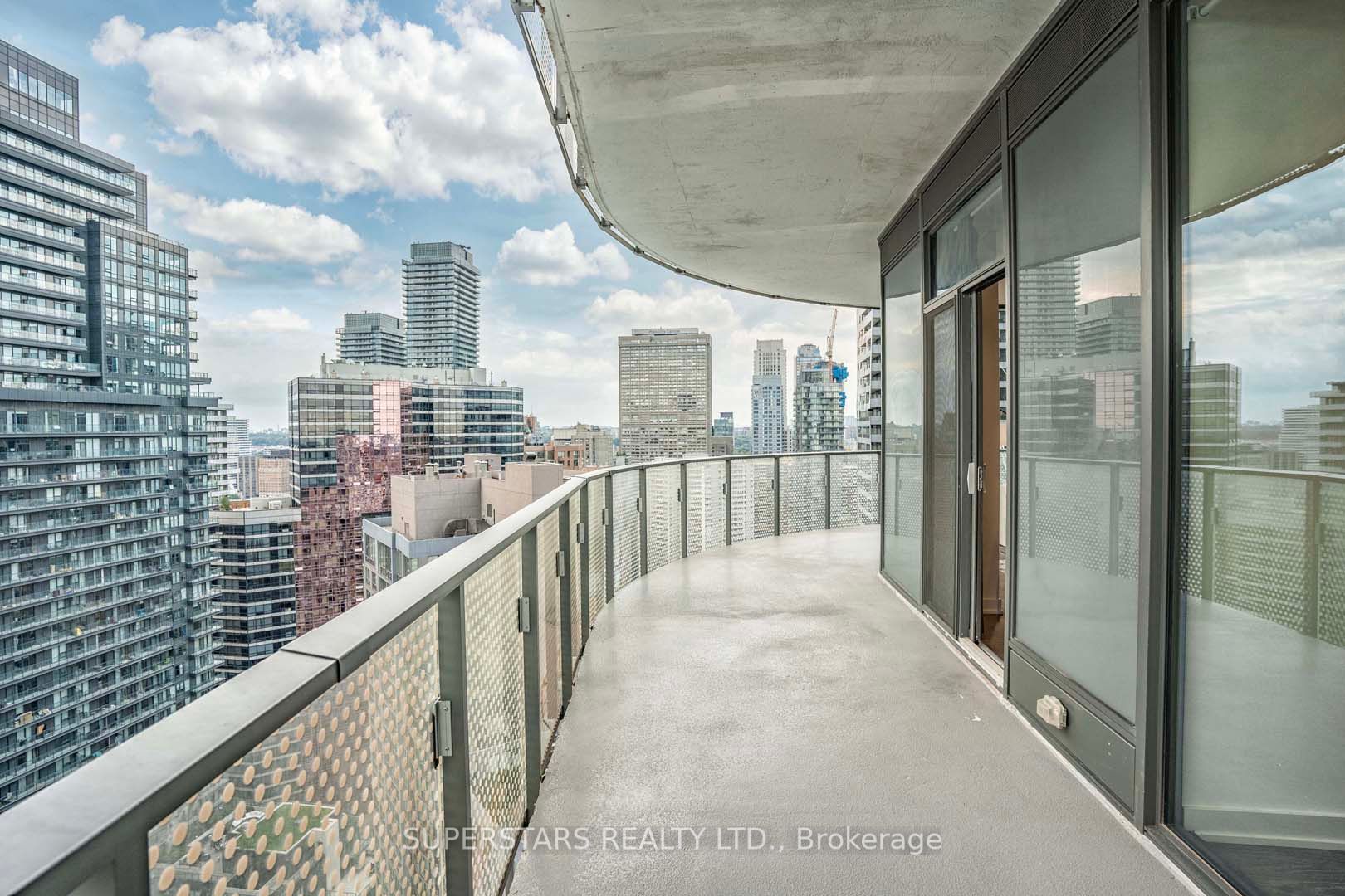 11 Wellesley St W, #2908