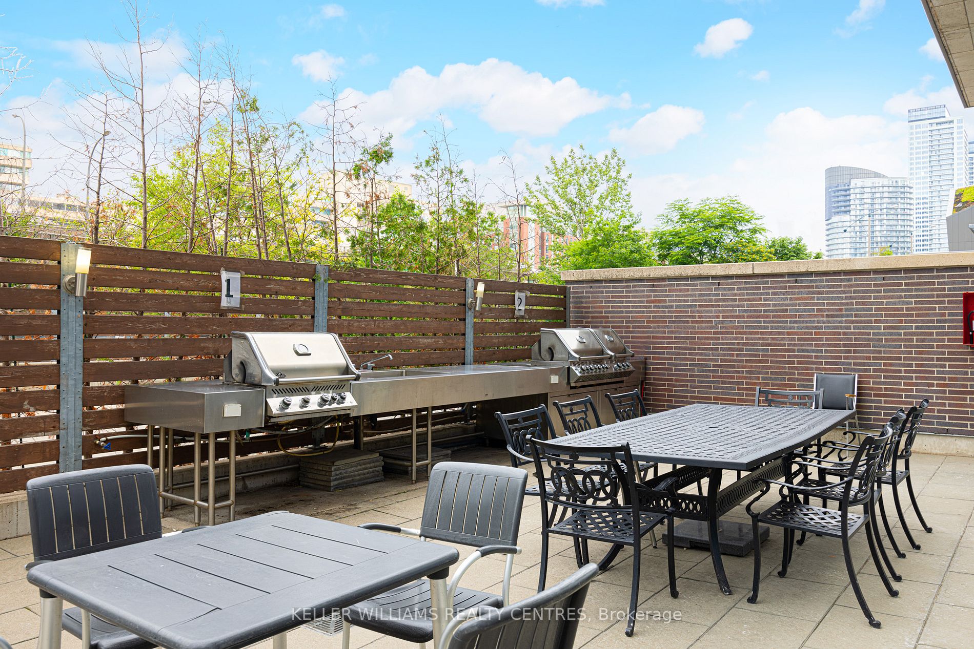 15 Brunel Crt, #103