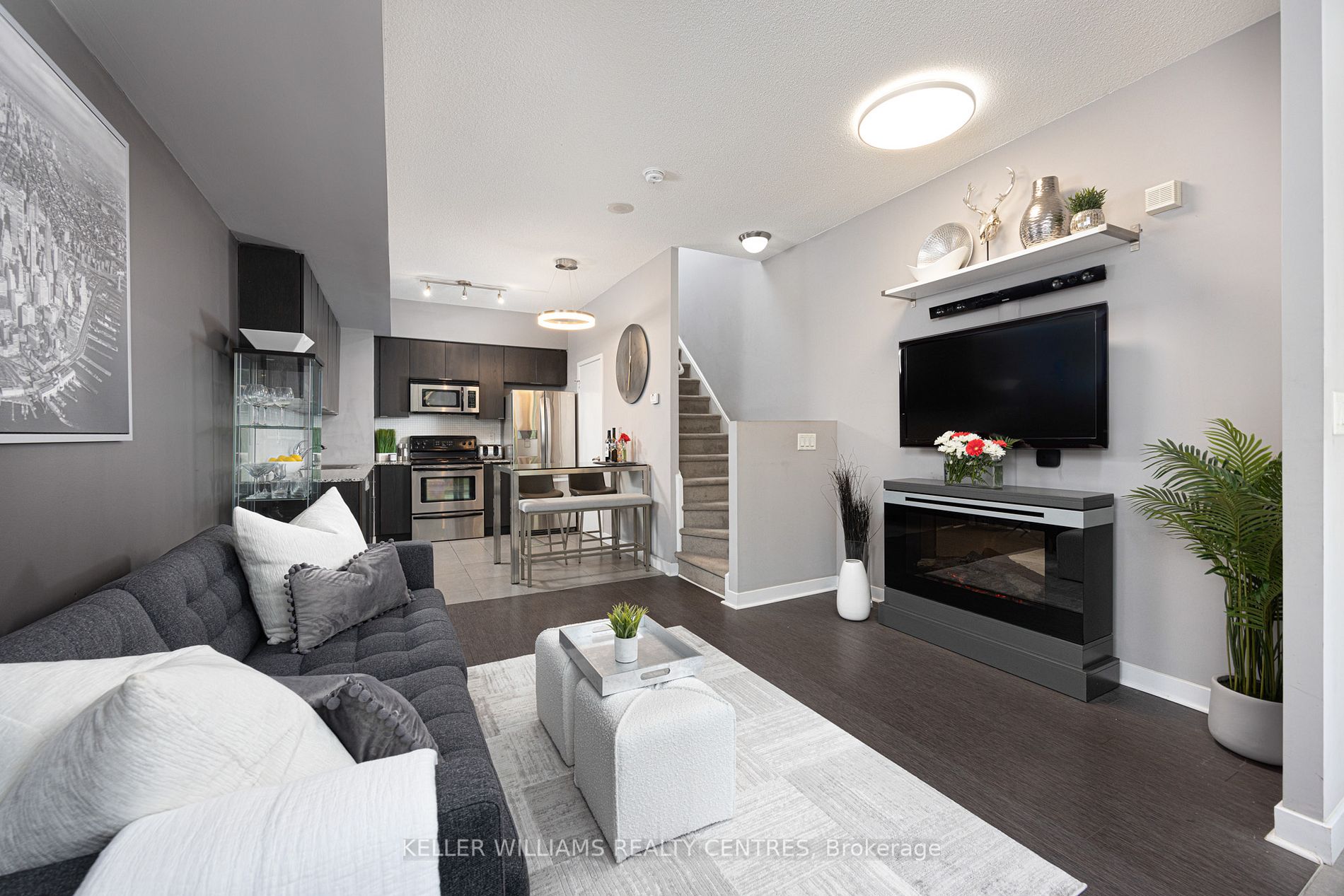 15 Brunel Crt, #103