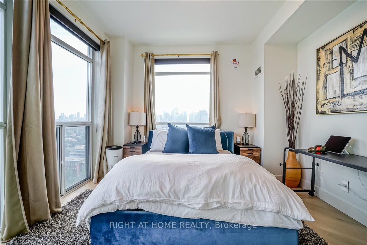 80 Western Battery Rd, #2406