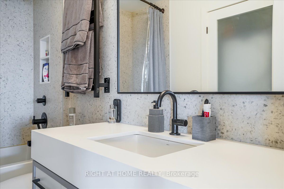 80 Western Battery Rd, #2406
