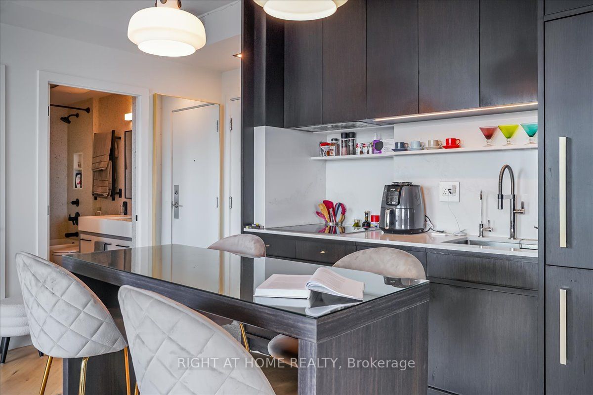 80 Western Battery Rd, #2406