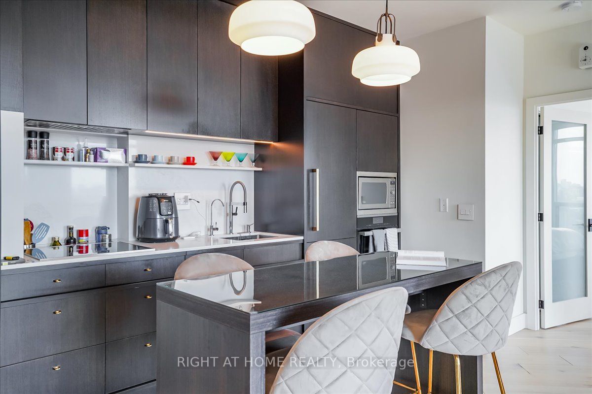 80 Western Battery Rd, #2406
