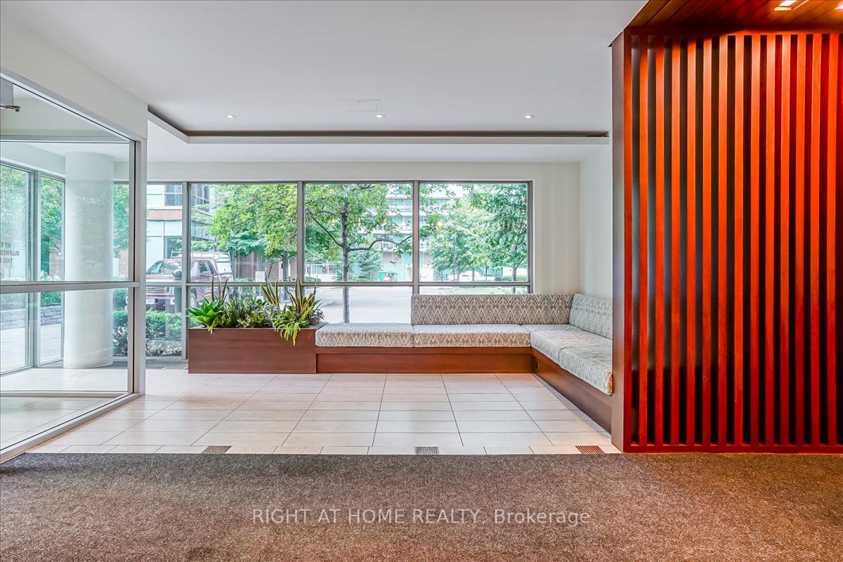 80 Western Battery Rd, #2406