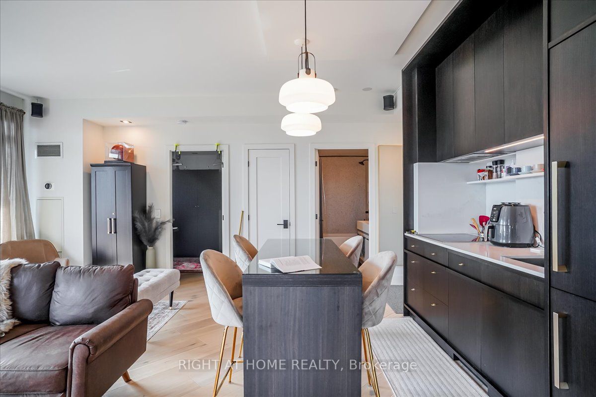 80 Western Battery Rd, #2406