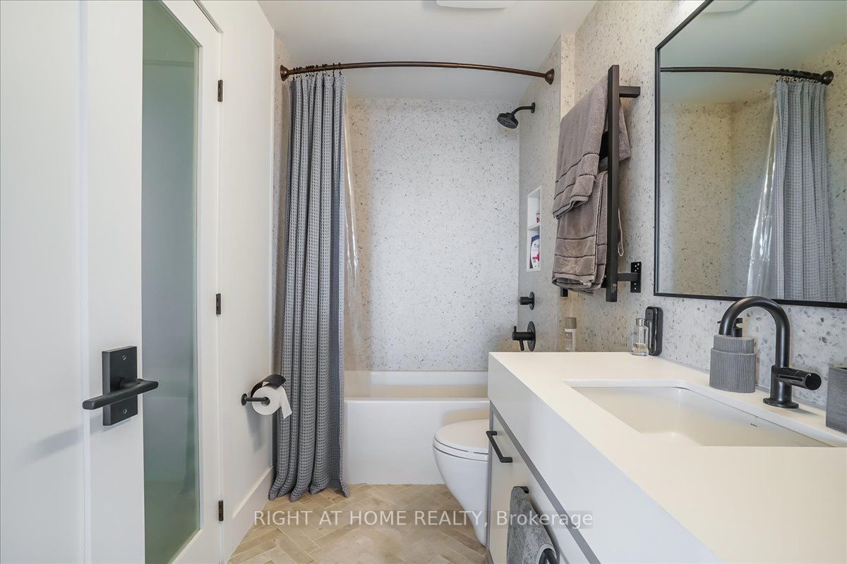 80 Western Battery Rd, #2406