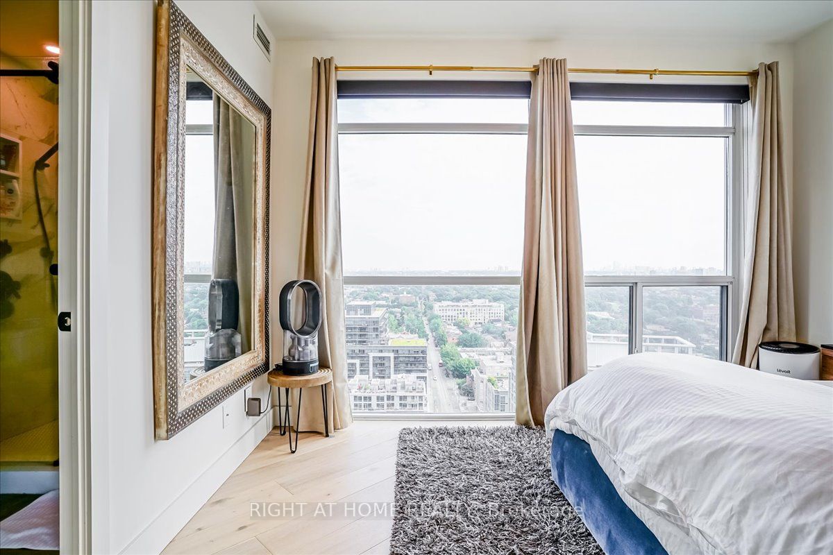 80 Western Battery Rd, #2406