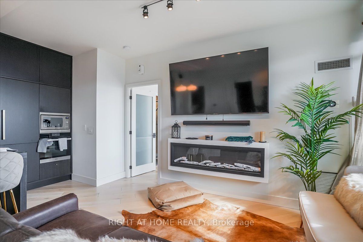 80 Western Battery Rd, #2406