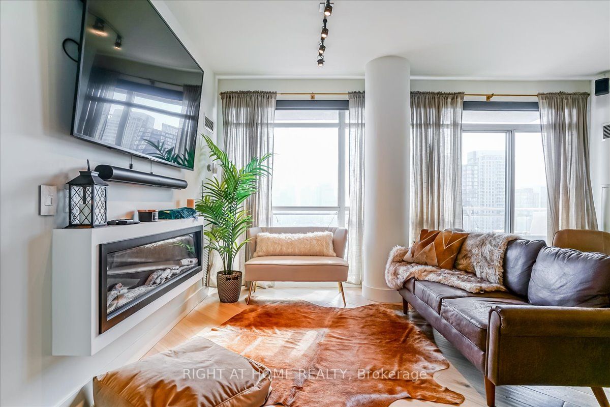 80 Western Battery Rd, #2406