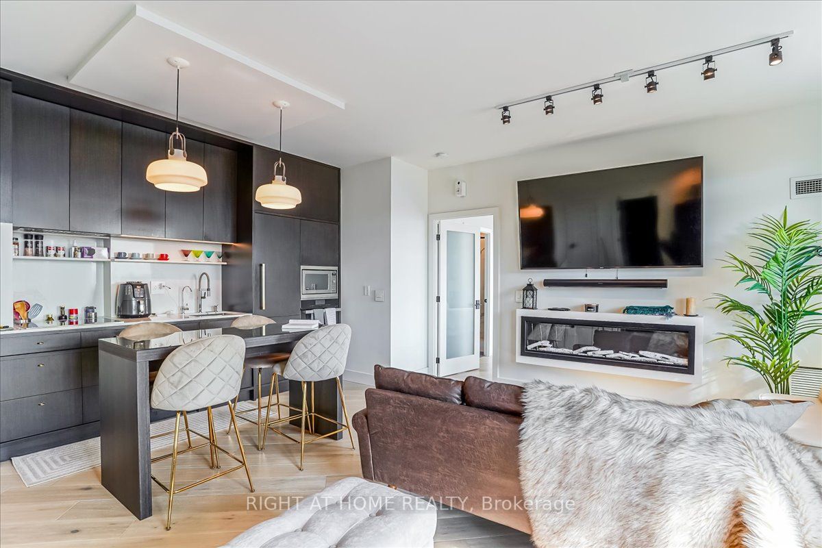 80 Western Battery Rd, #2406