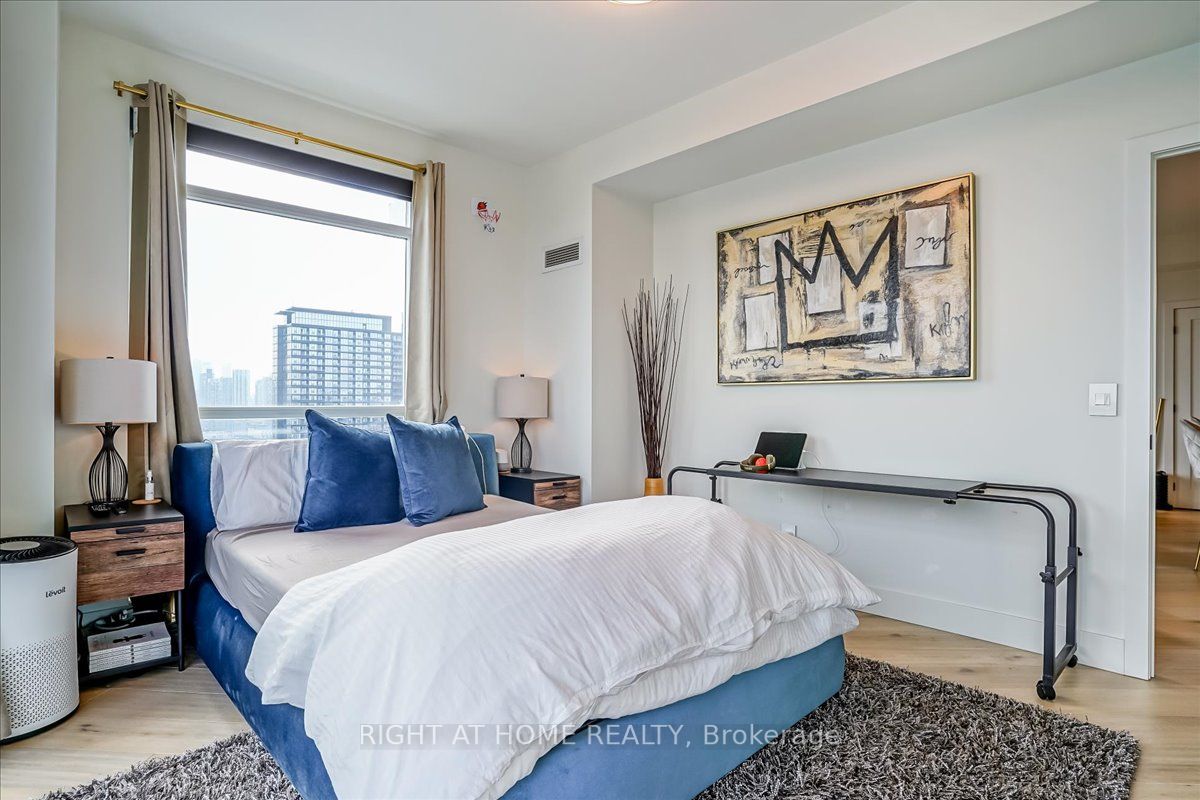80 Western Battery Rd, #2406