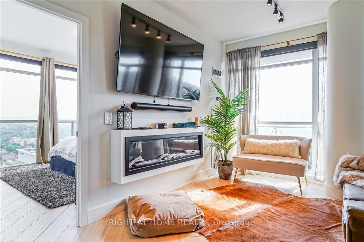 80 Western Battery Rd, #2406