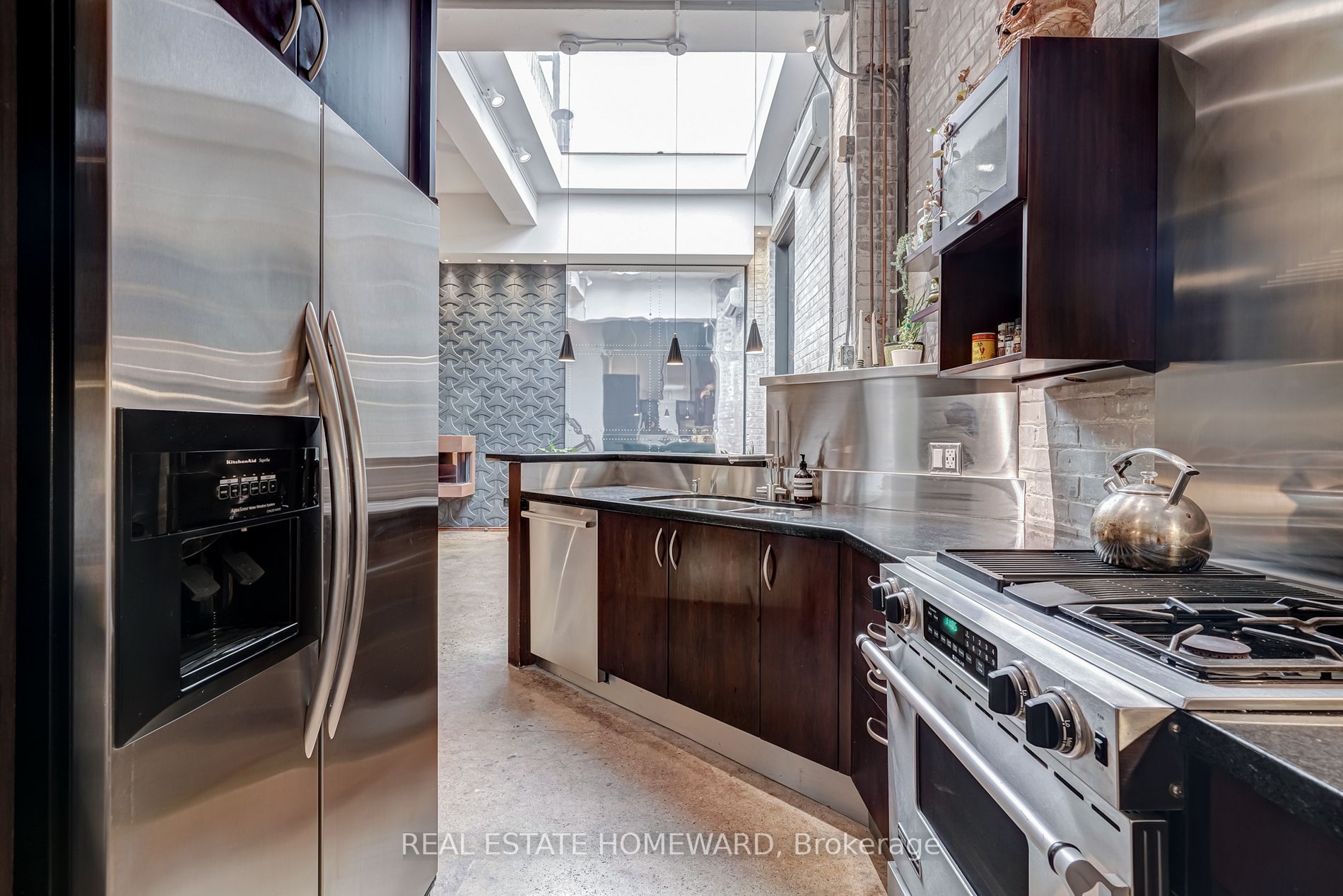 #204 - 264 Seaton St, Toronto