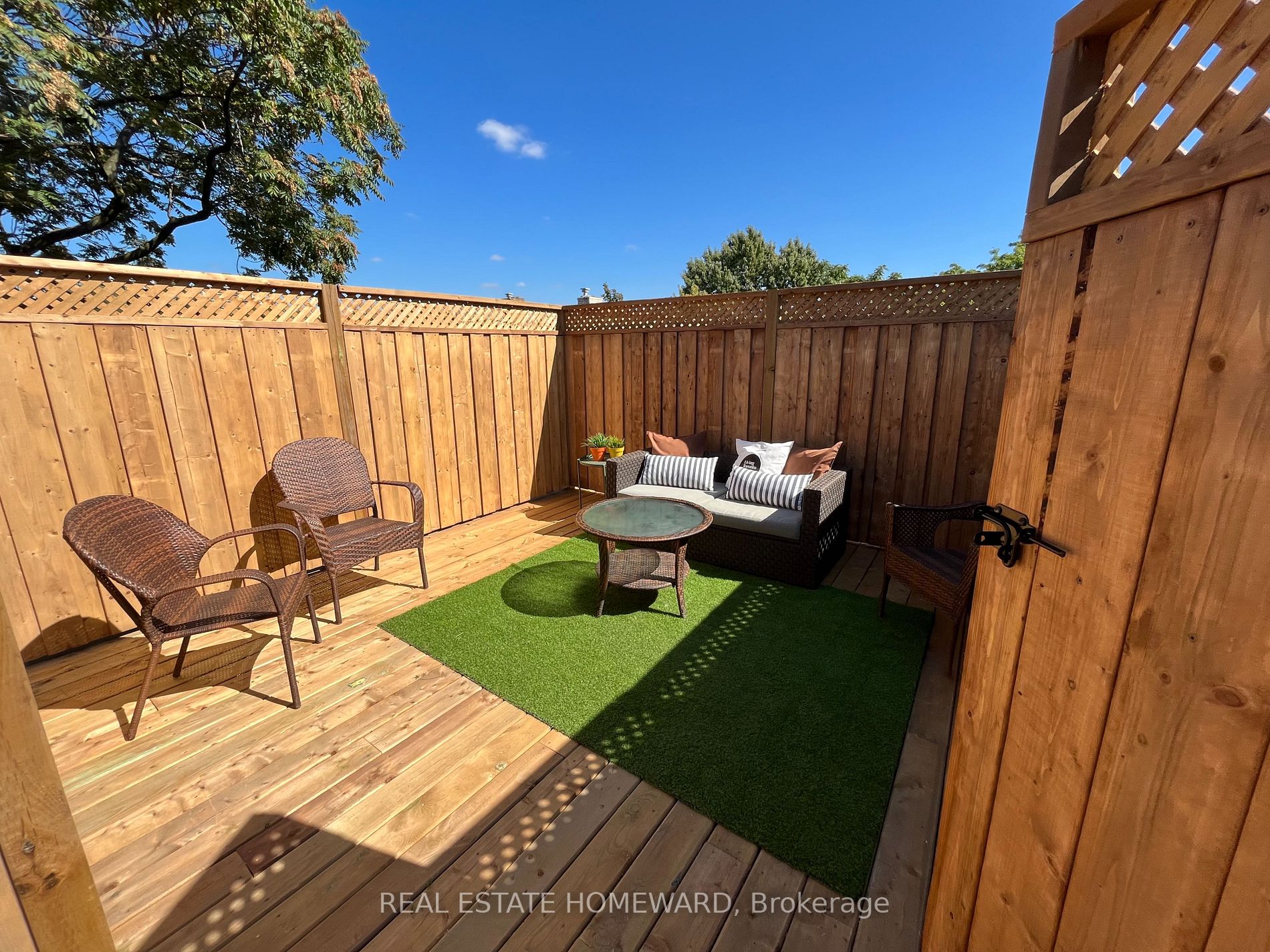 #204 - 264 Seaton St, Toronto