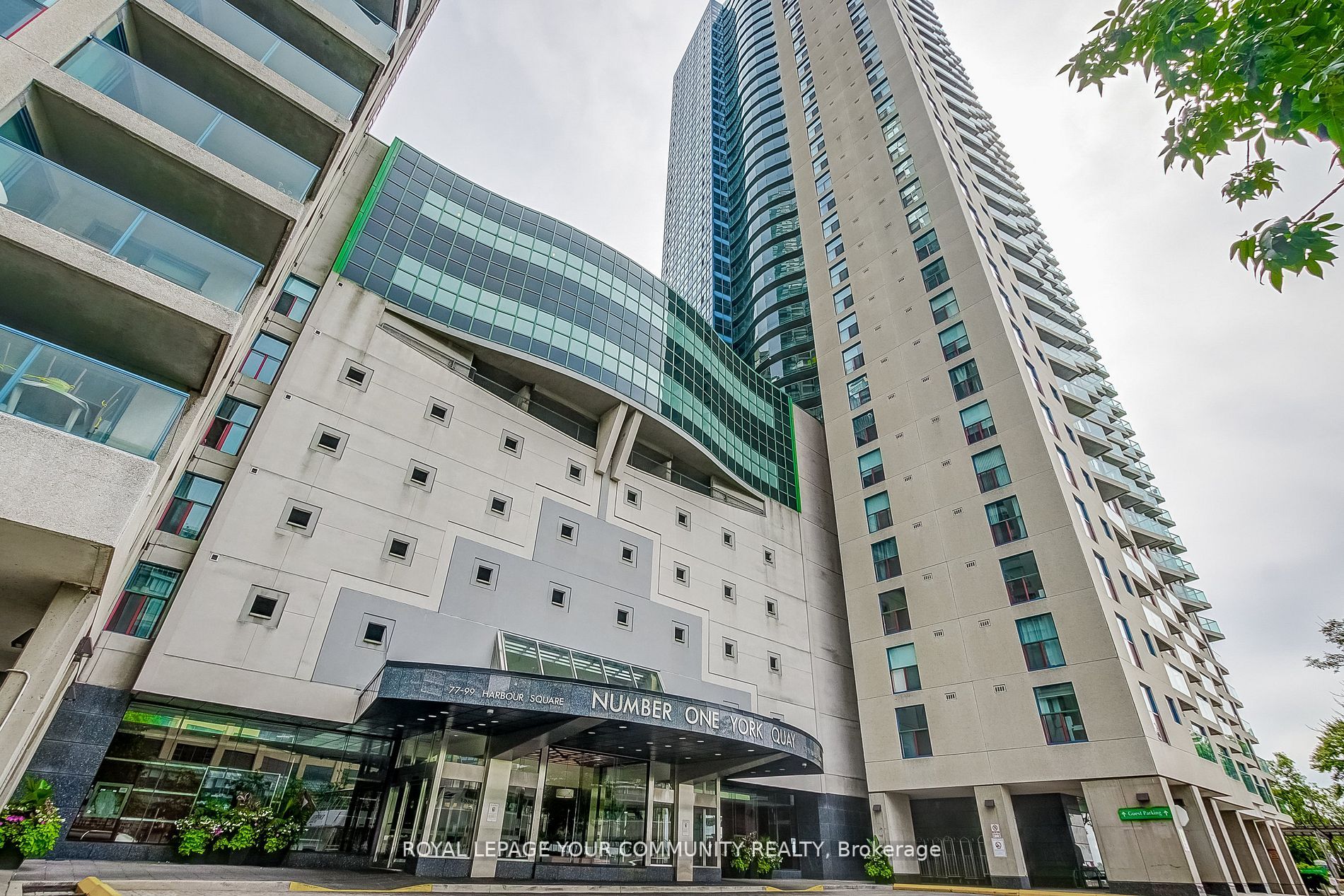 77 Harbour Sq W, #809