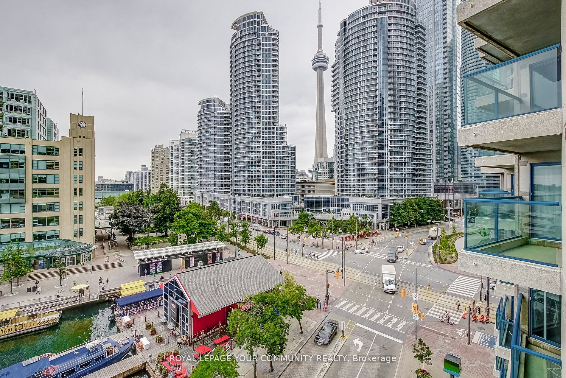 77 Harbour Sq W, #809