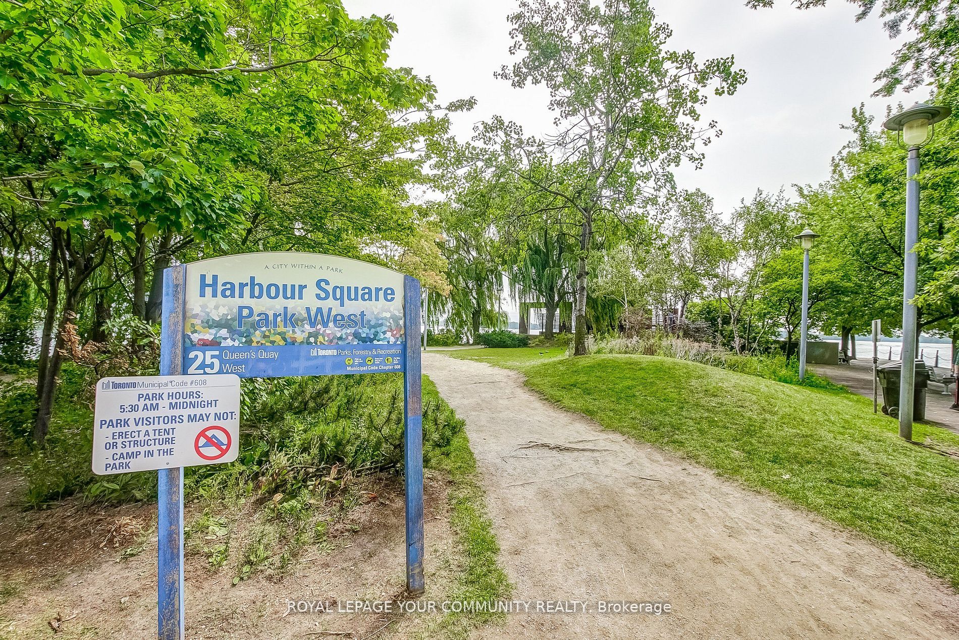 77 Harbour Sq W, #809