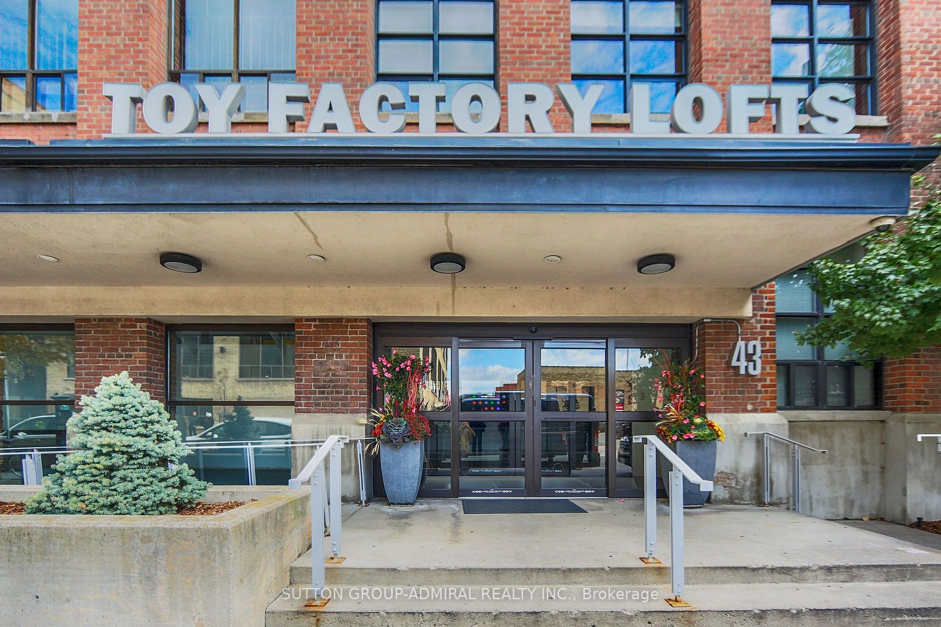 43 Hanna Ave, #503