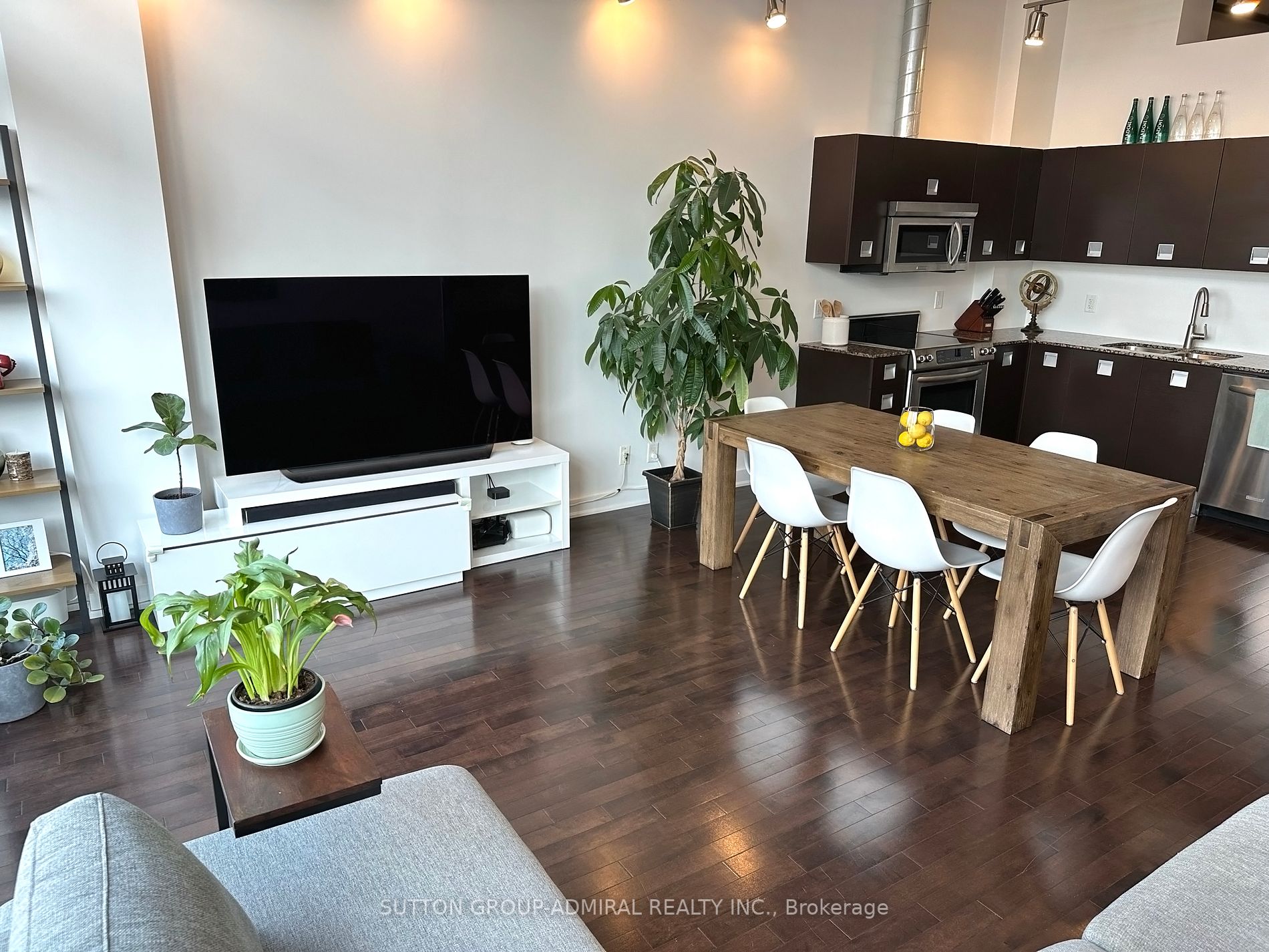 43 Hanna Ave, #503