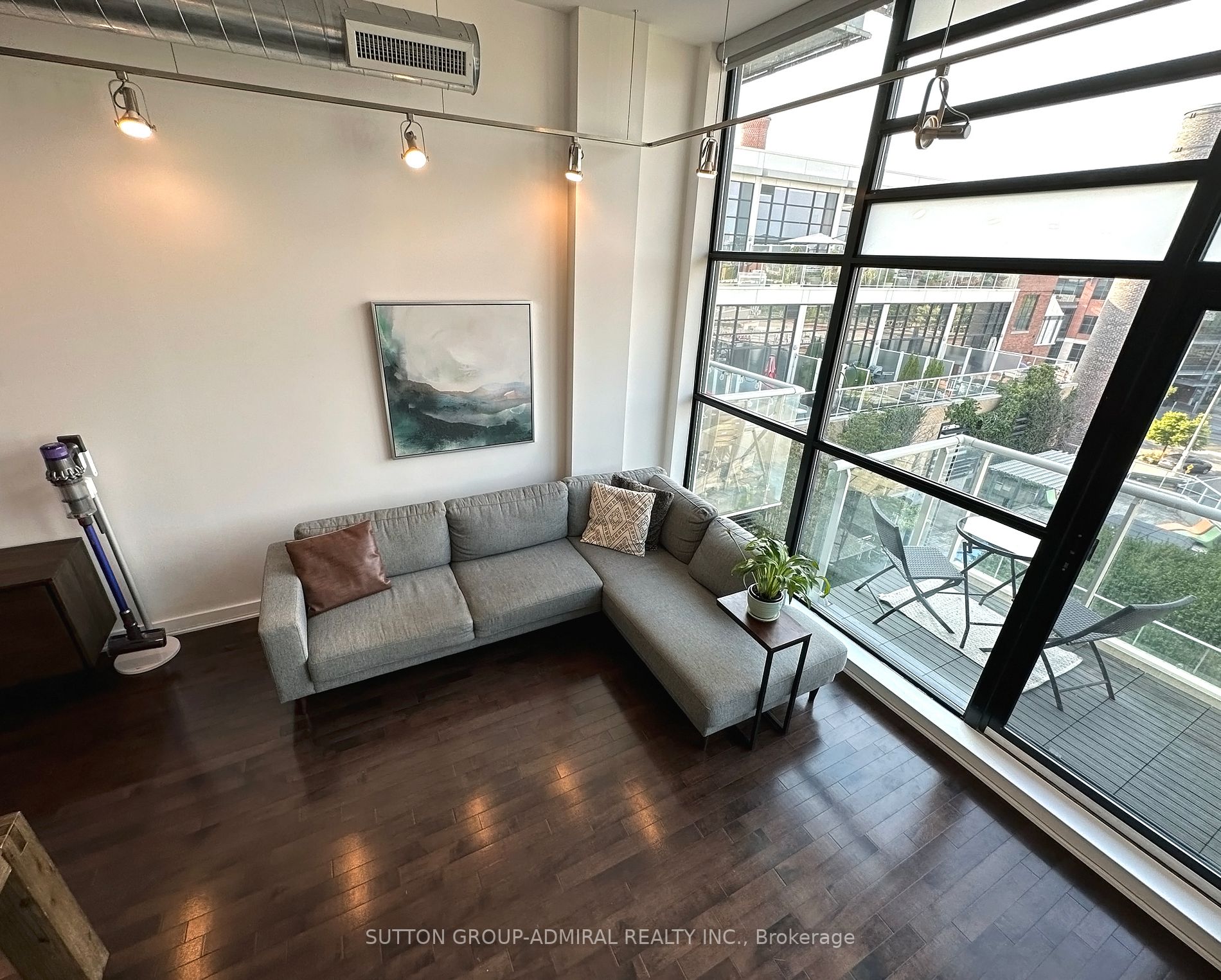 43 Hanna Ave, #503