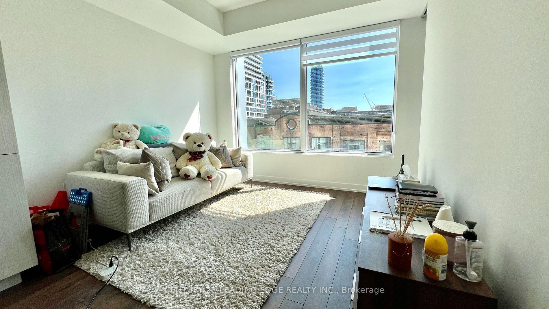 158 Front St E, #423