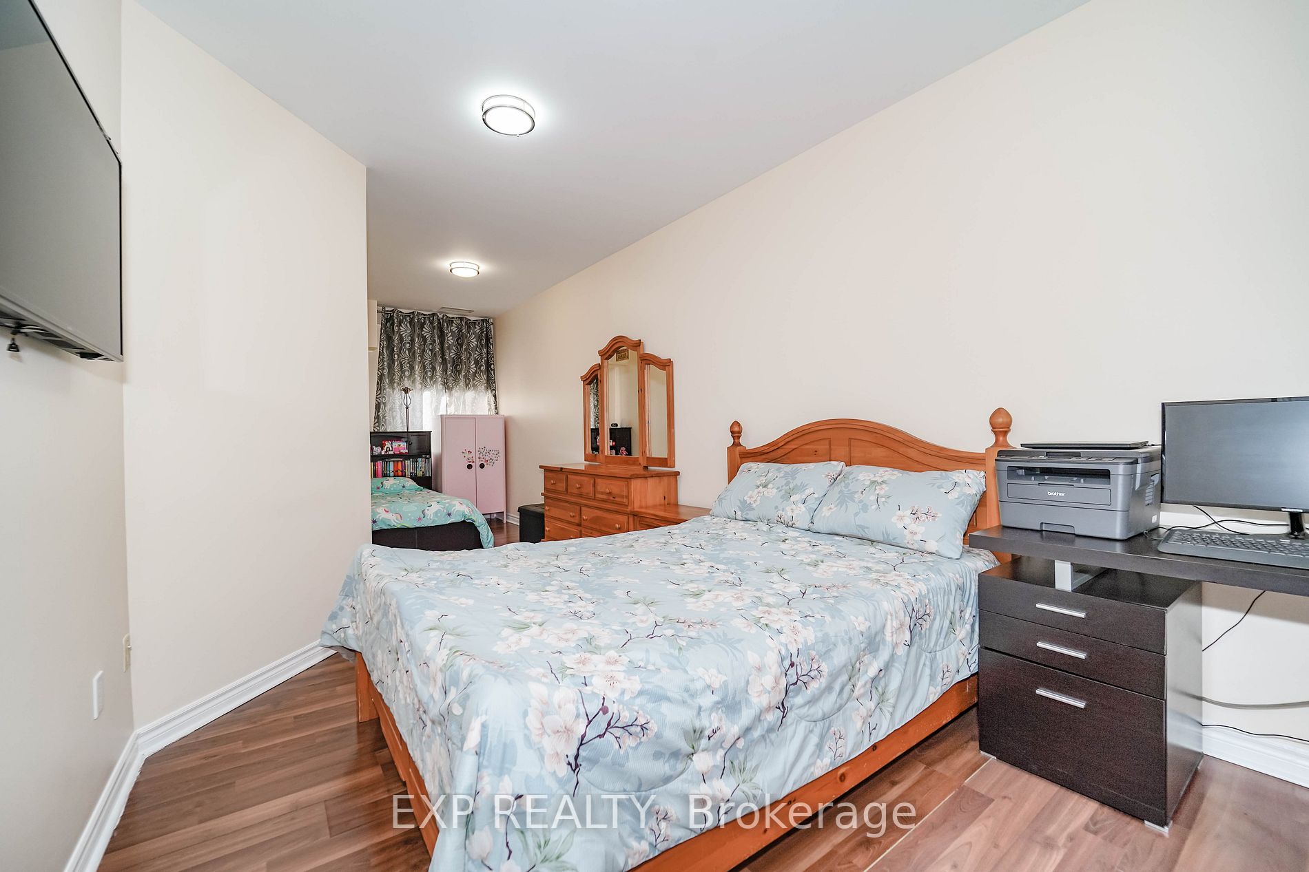 10 Gateway Blvd, #218