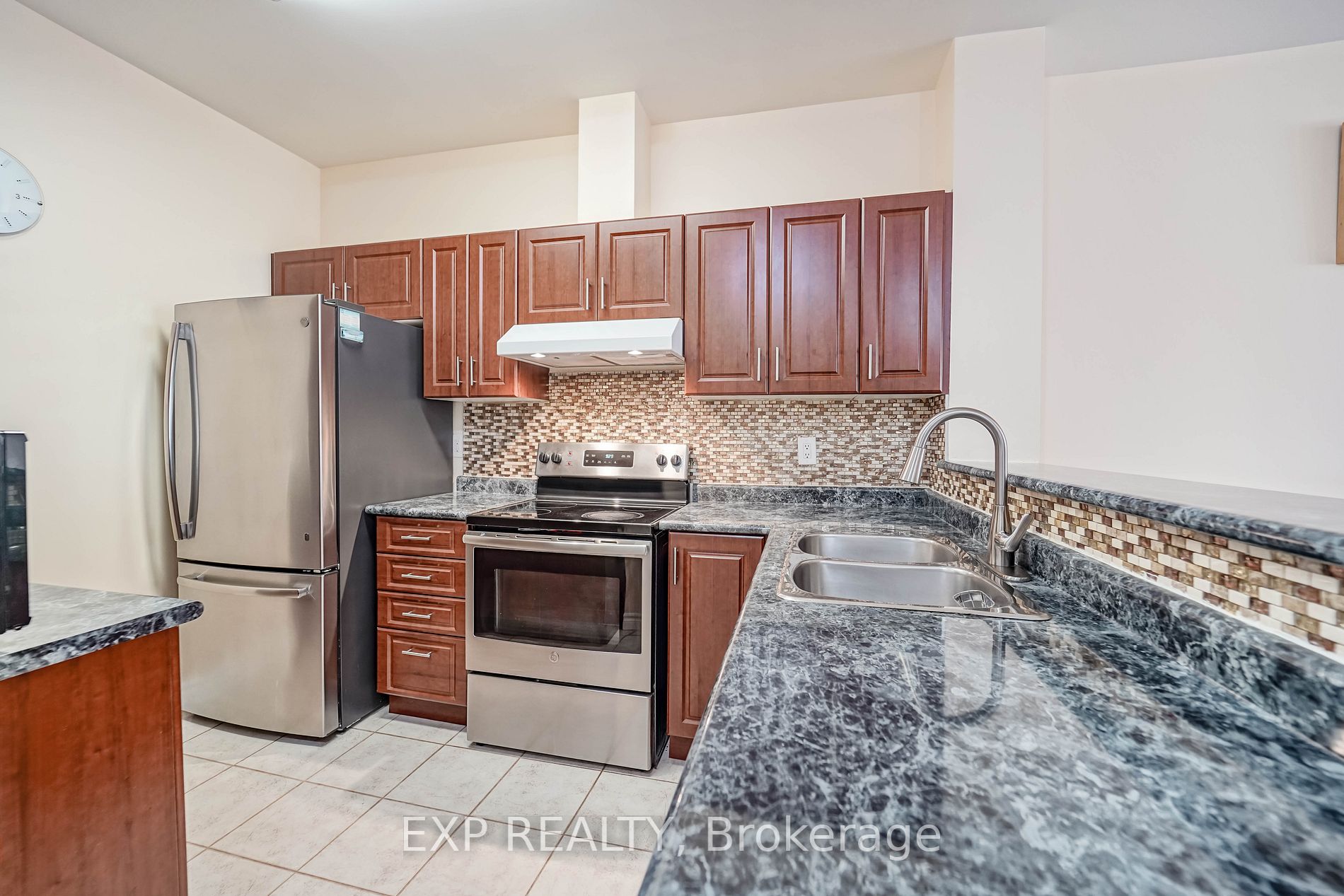 10 Gateway Blvd, #218