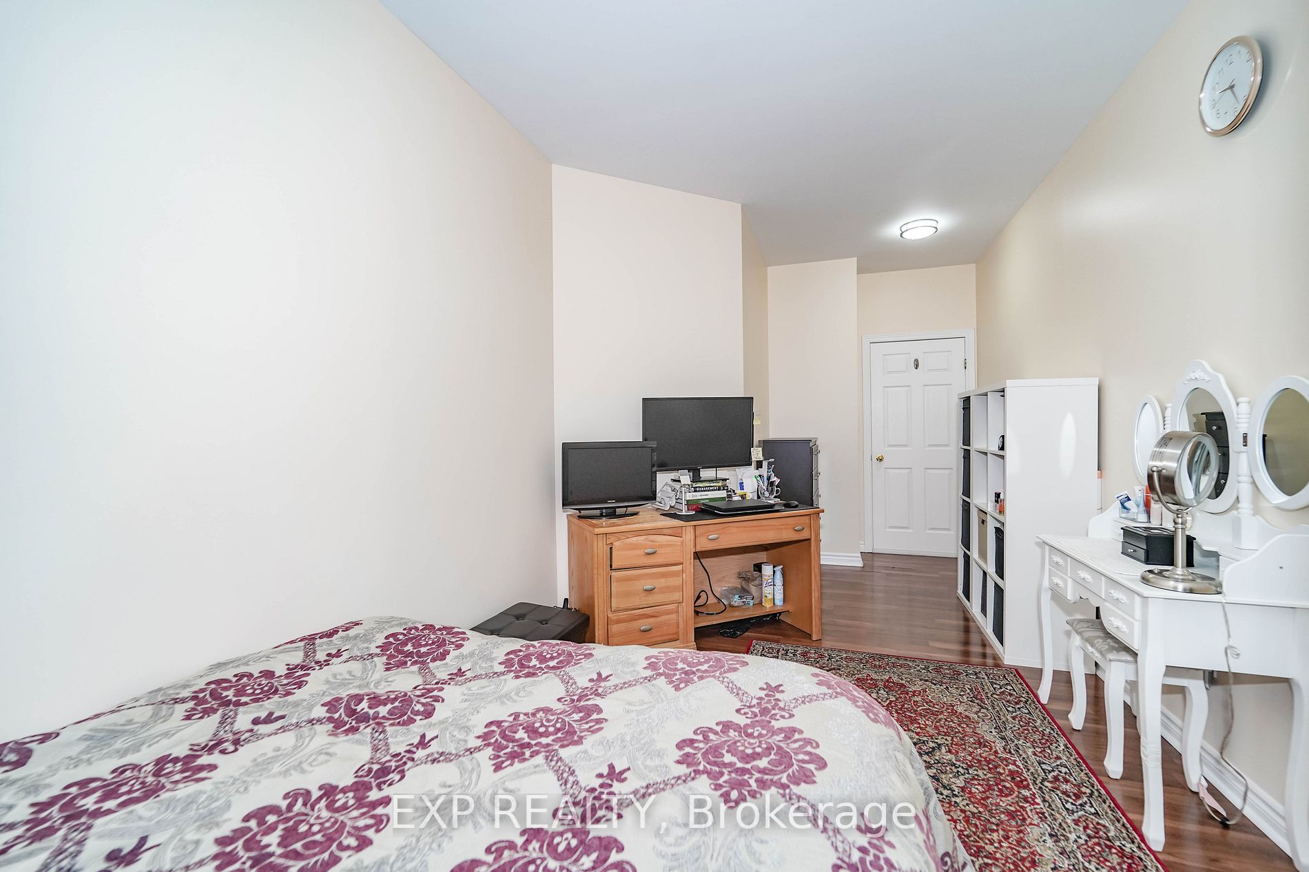 10 Gateway Blvd, #218