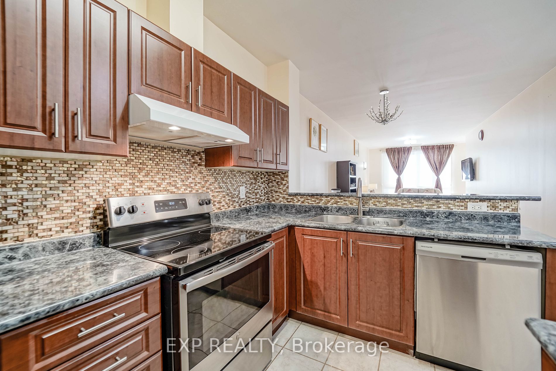10 Gateway Blvd, #218